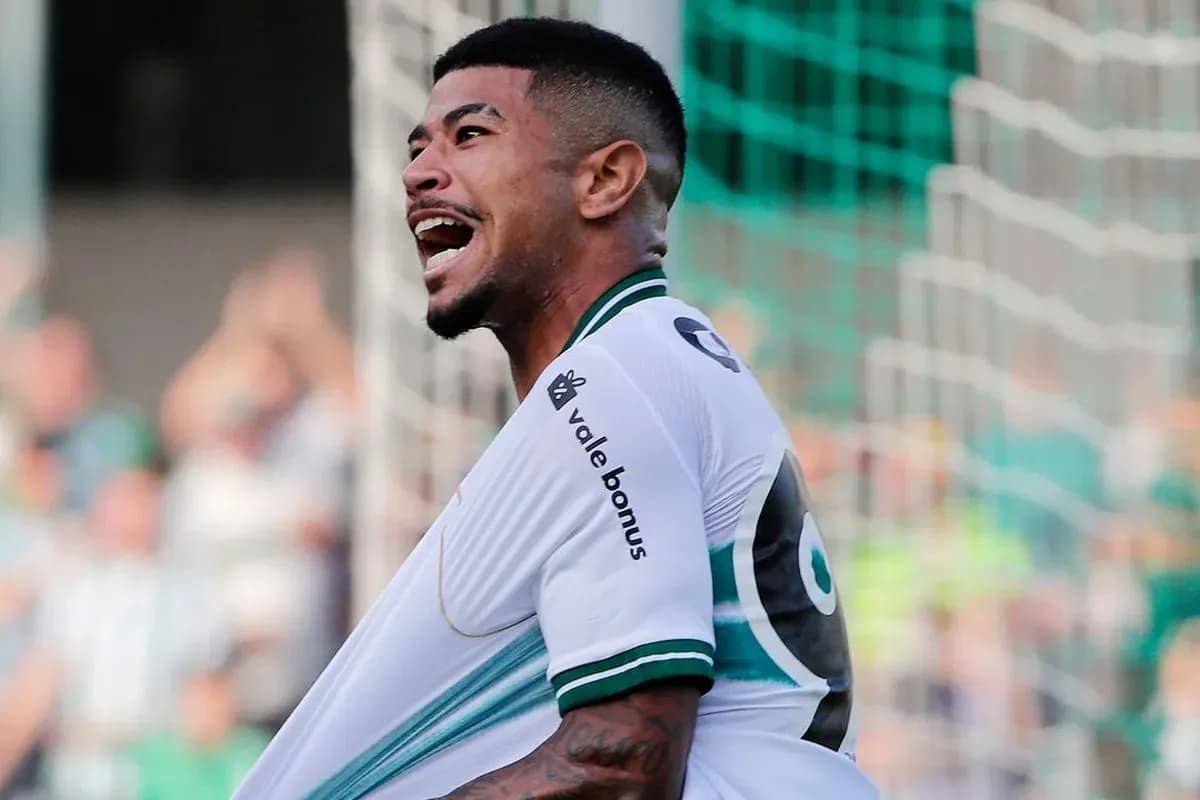 Coritiba toma decisão sobre Ronier após interesse de Palmeiras e Flamengo