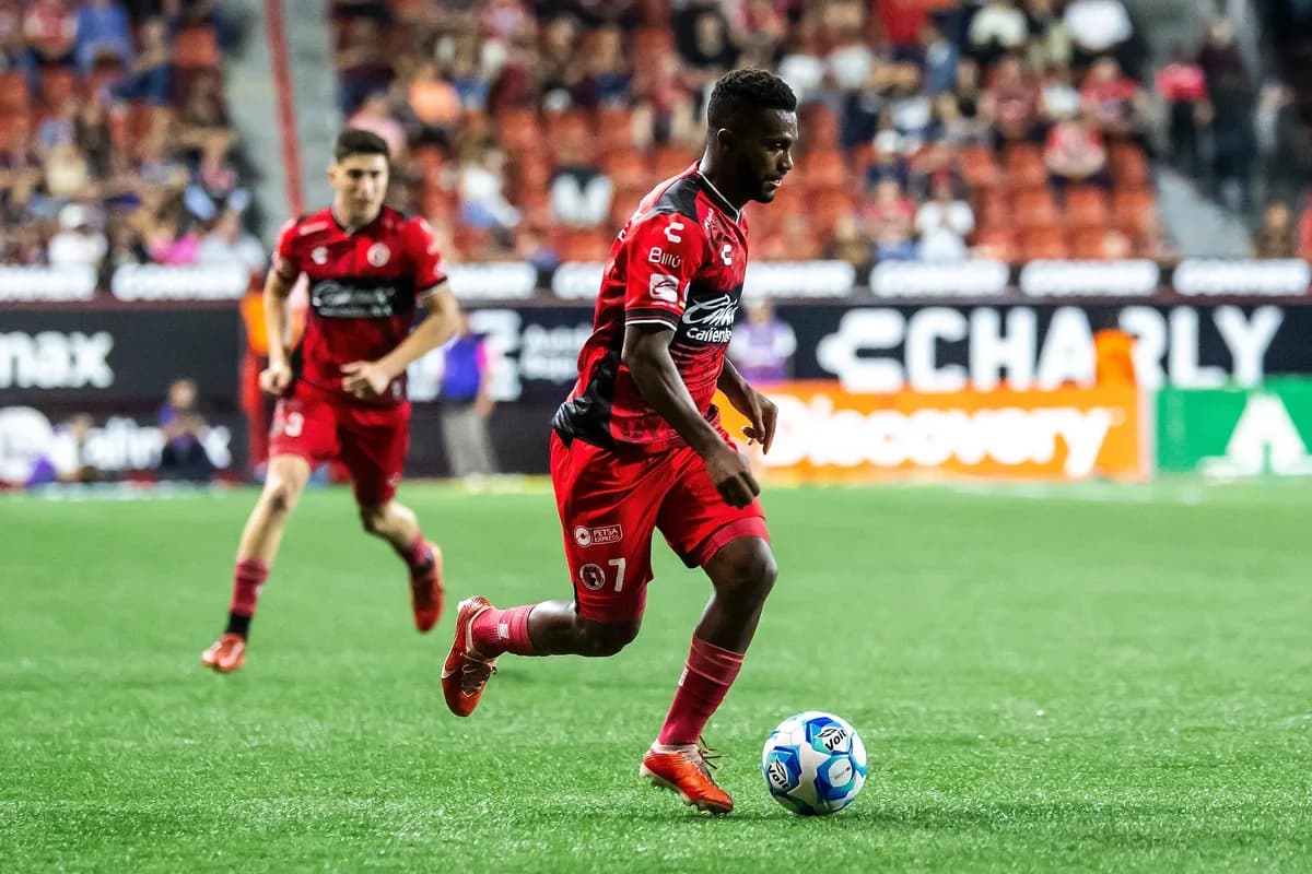 Vitinho é oferecido ao Corinthians e negócio é visto como acessível internamente