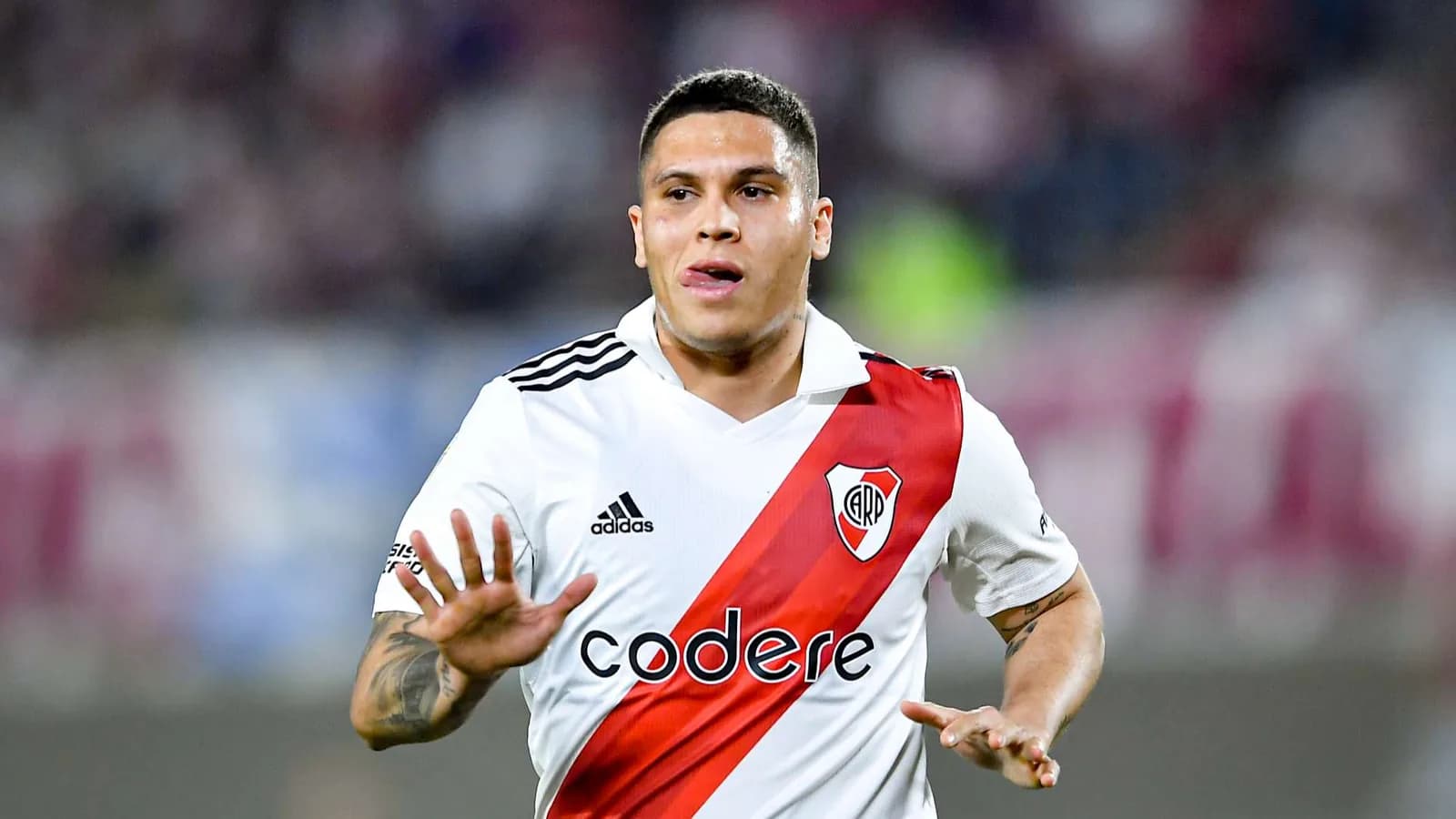 Grêmio recebe oferta por Juan Quintero, mas toma decisão sobre contratação