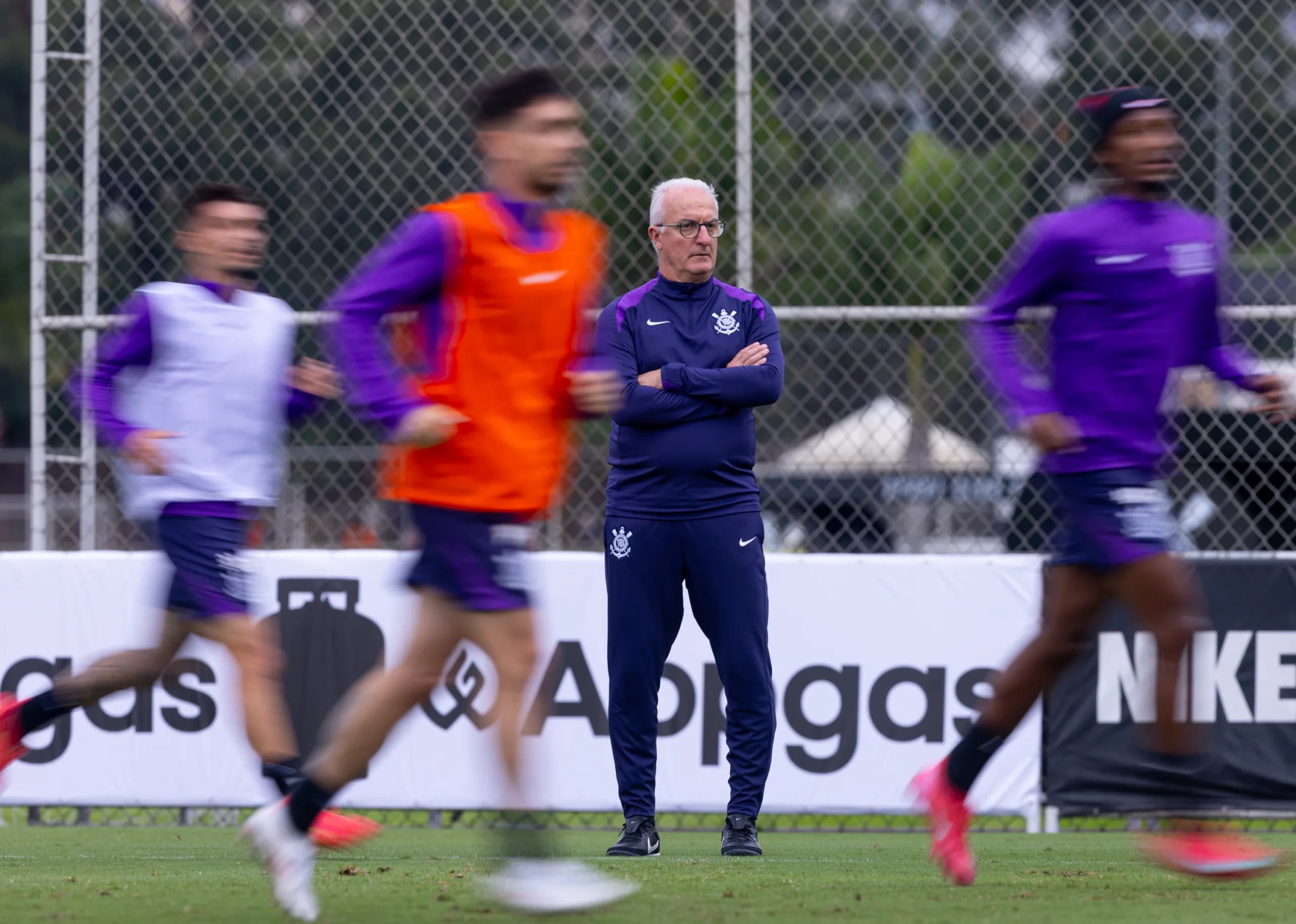 Dorival Júnior divulga sua 1ª escalação para estreia no Corinthians