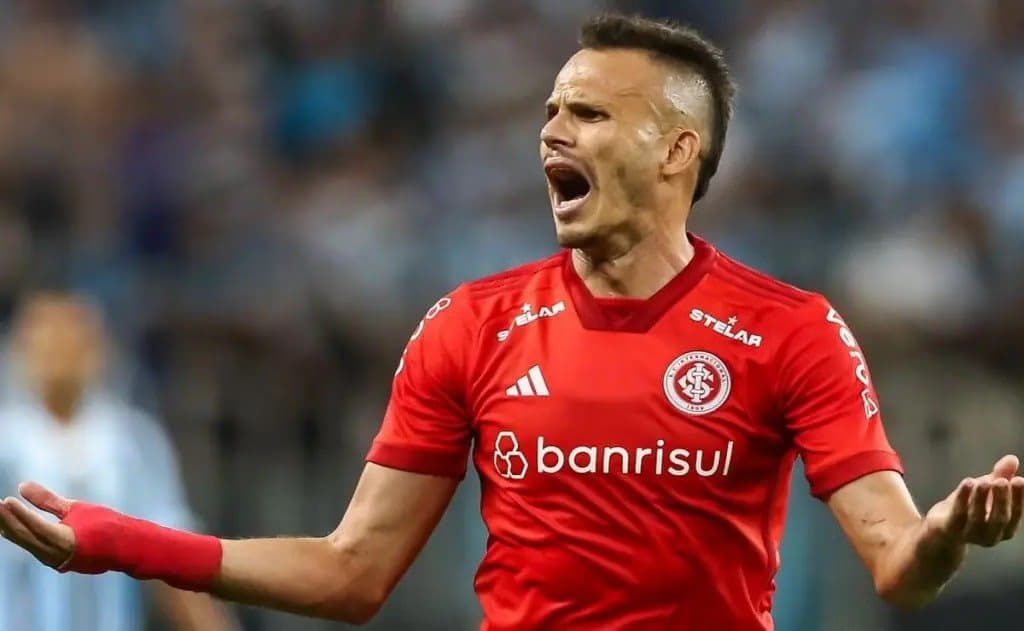 Renê está de malas prontas e não joga mais pelo Inter