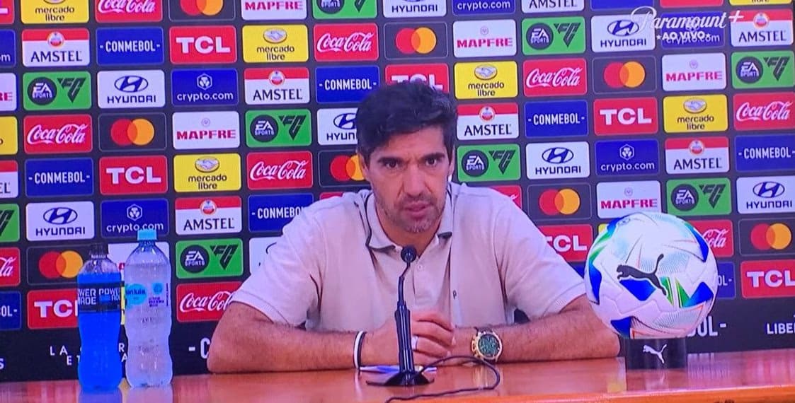 Abel Ferreira responde críticas e expõe a pressão no comando do Palmeiras