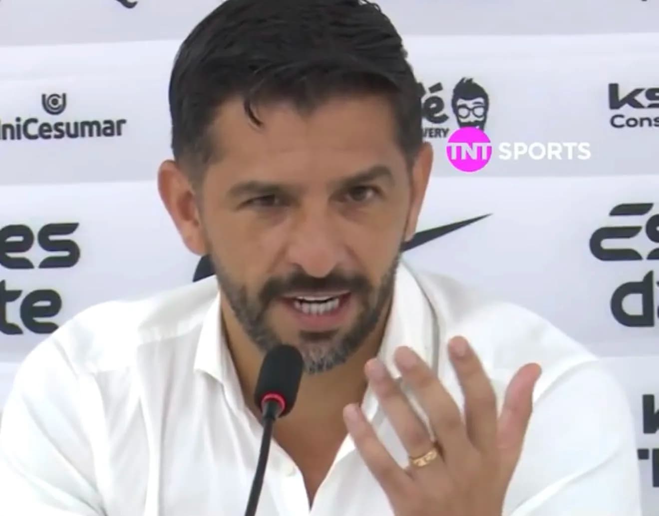 Emiliano Diáz revela onde o Corinthians errou na derrota para o Palmeiras