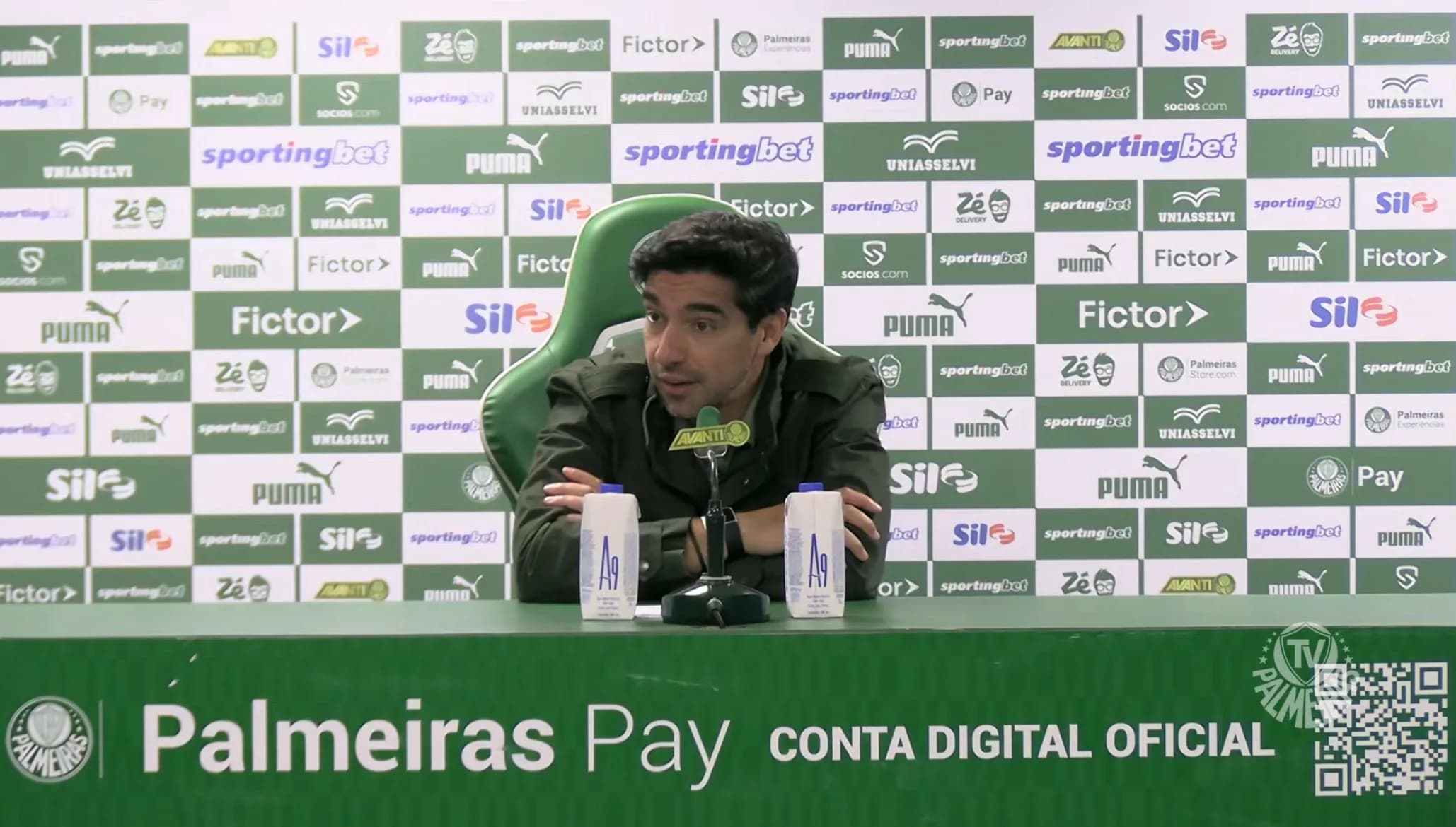 Abel Ferreira revela se o Palmeiras vai buscar substituto para o Mayke