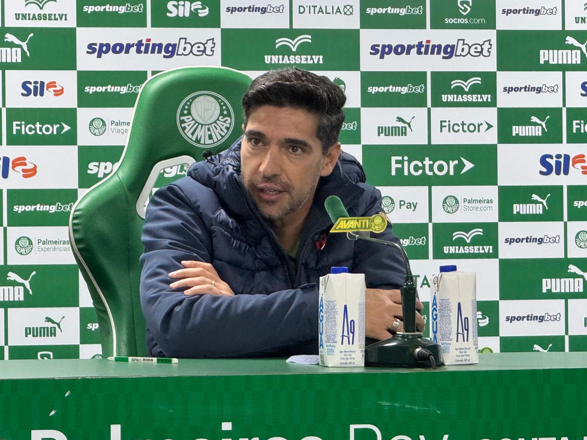 O que pensa Abel Ferreira sobre a disputa pelo título após jogo entre Botafogo x Palmeiras