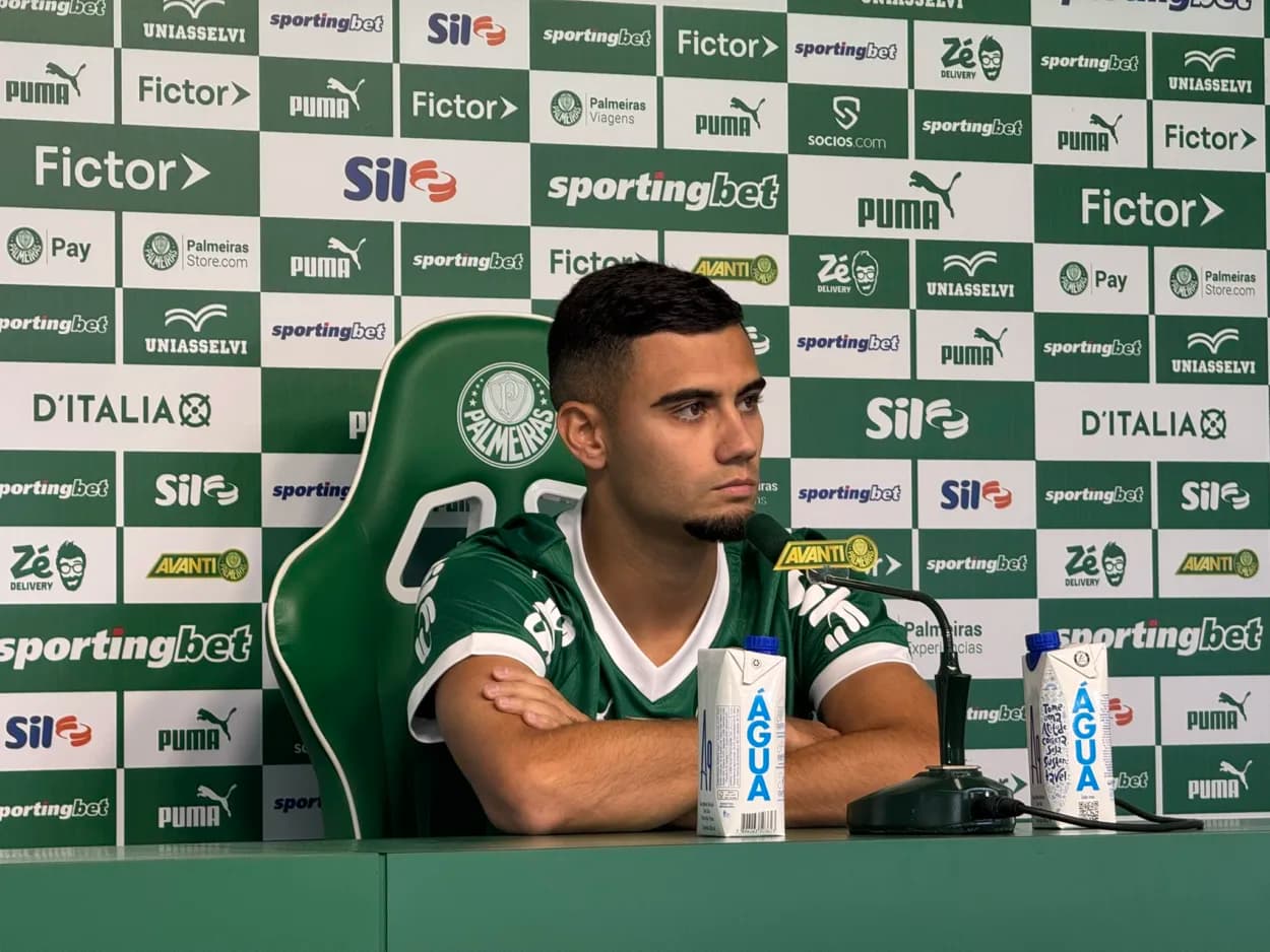 Novo camisa 8 do Verdão, Andreas Pereira exalta estrutura e projeta sucesso com Abel Ferreira