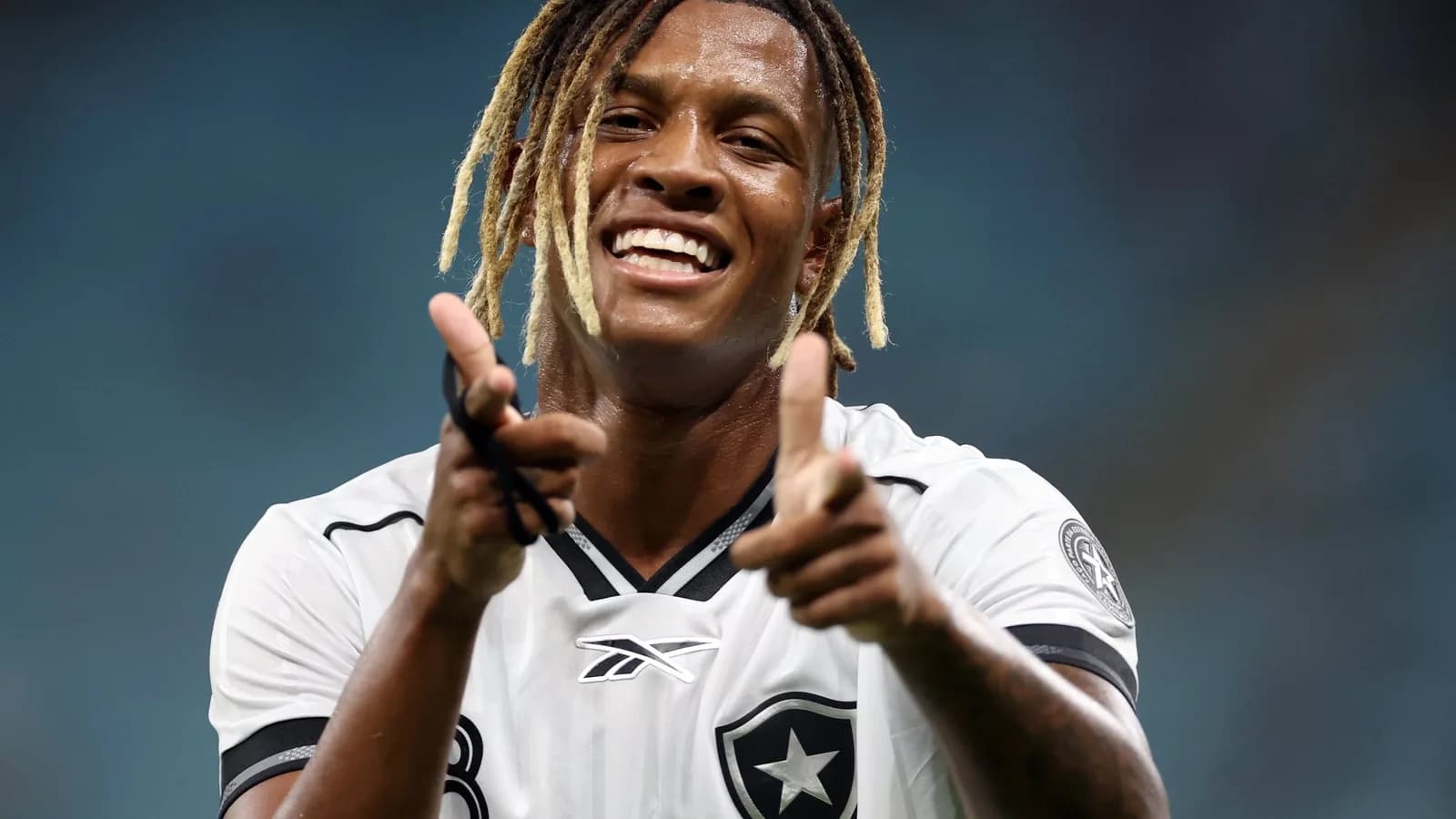 Palmeiras vê Danilo distante e descarta investir alto no volante do Botafogo