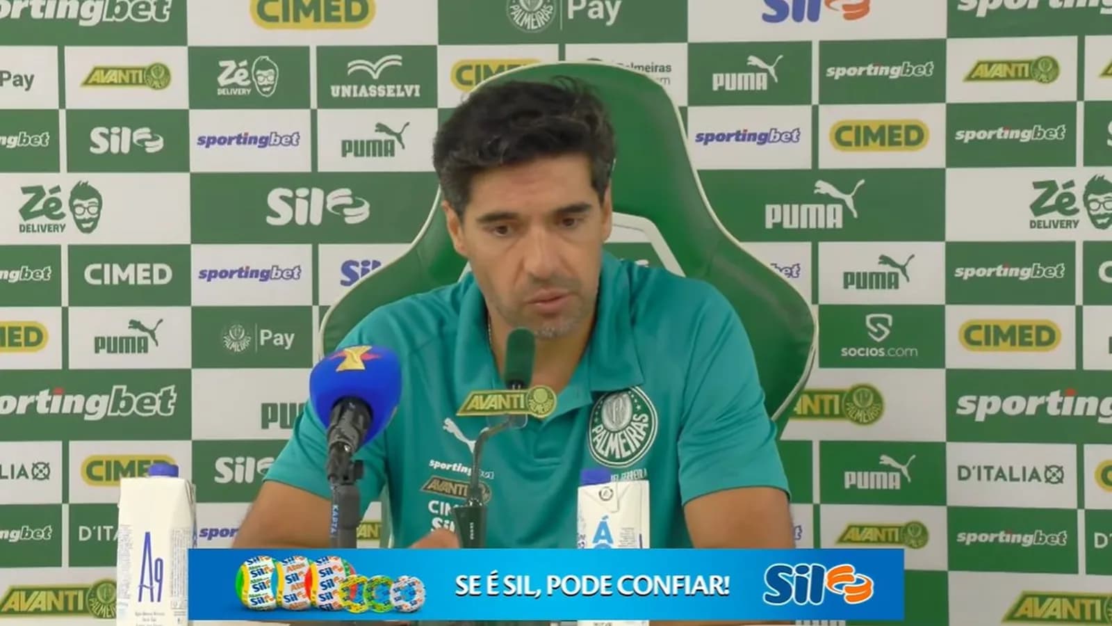 Abel Ferreira analisa vitória no clássico e elogia postura do São Paulo