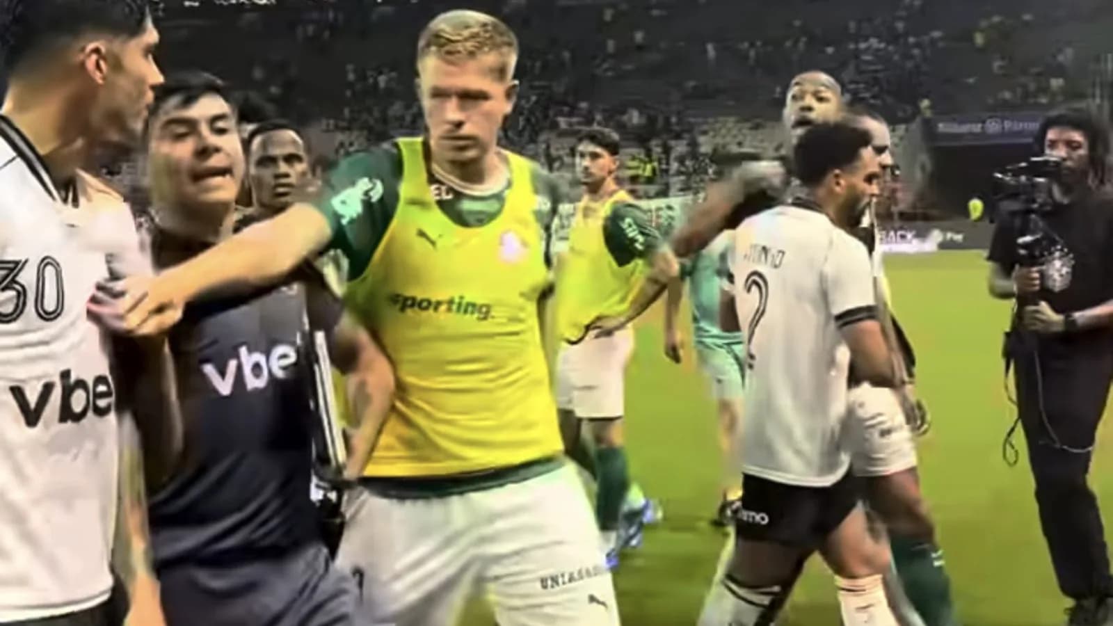 Palmeiras acusa Marçal de confusão em túnel após jogo contra o Botafogo