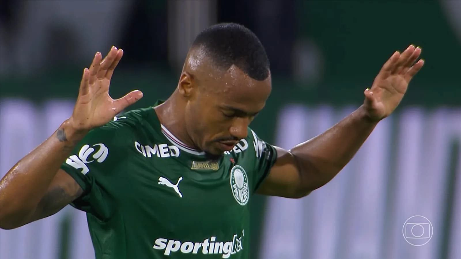 Vitor Castanheira explica papel de Marlon Freitas e postura chama atenção