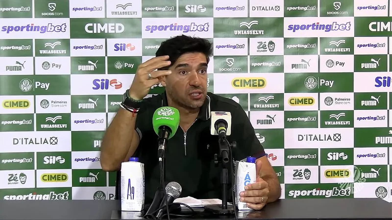 Palmeiras: Abel Ferreira critica calendário e faz pedido após sequência intensa