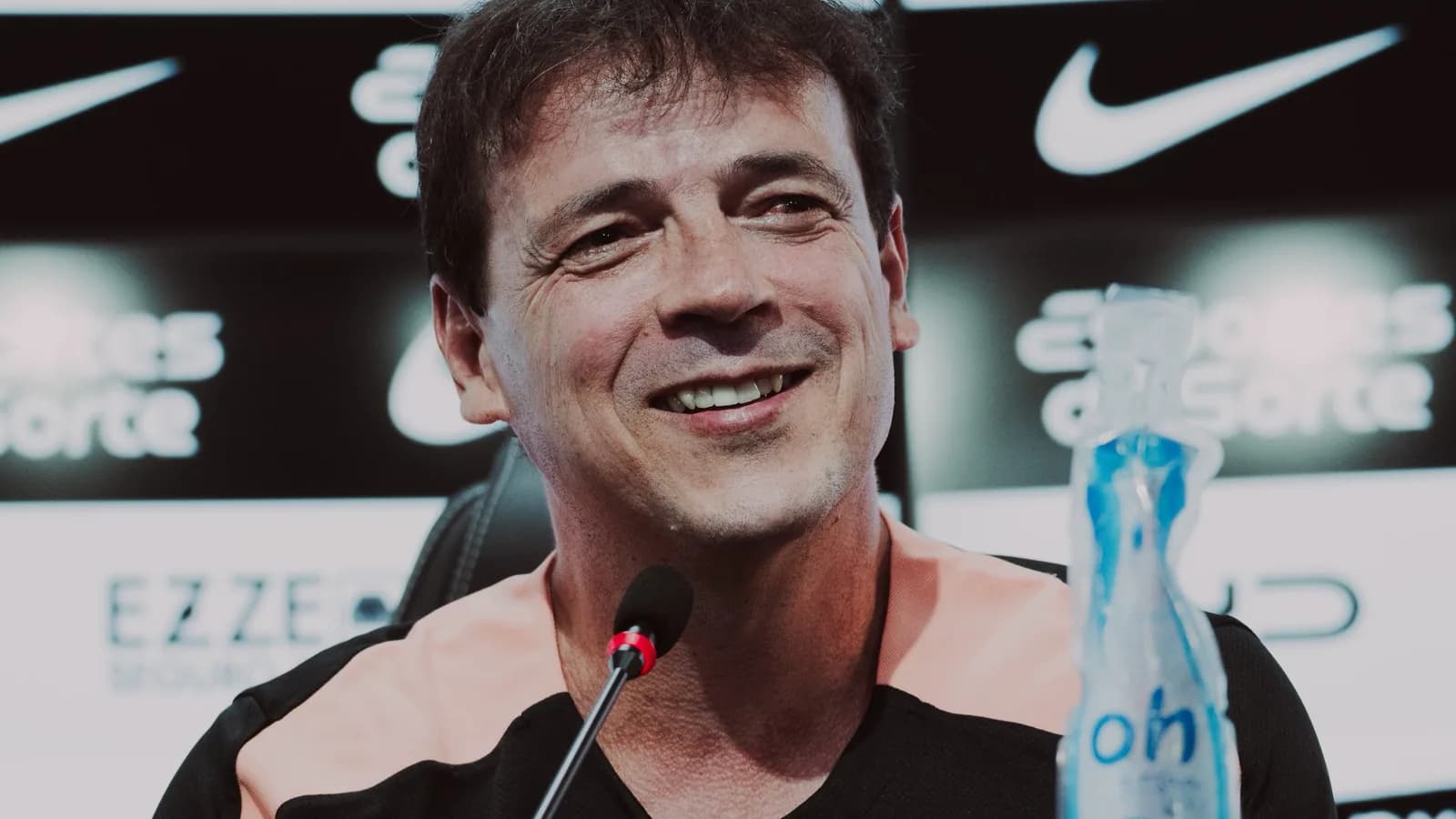 Declaração de Diniz sobre Memphis repercute forte no Corinthians