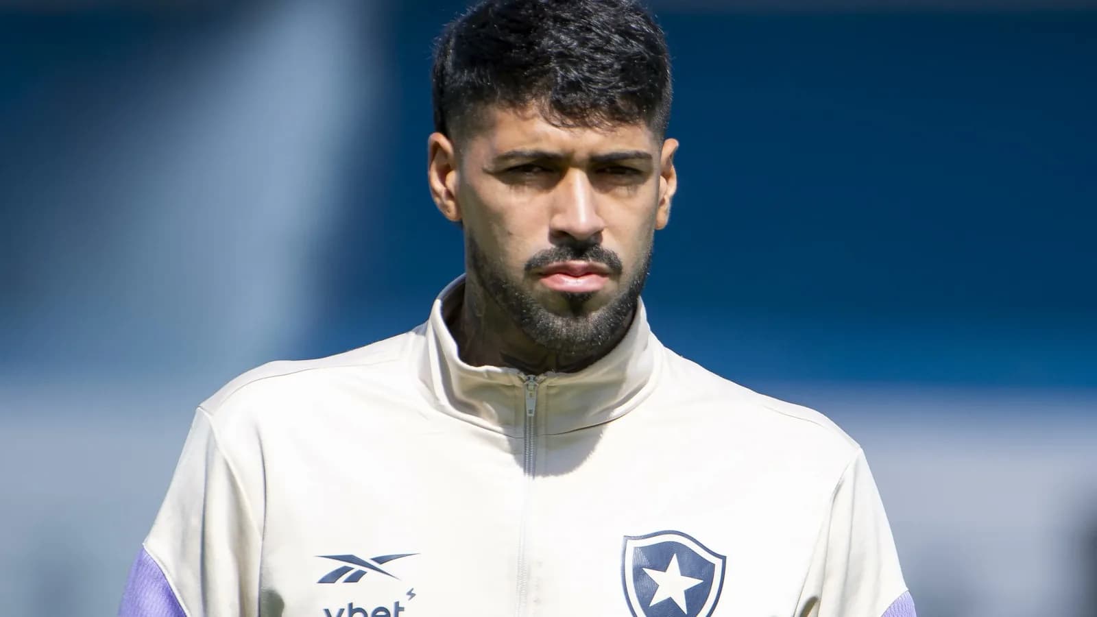 Botafogo define destino da venda de Barboza ao Palmeiras