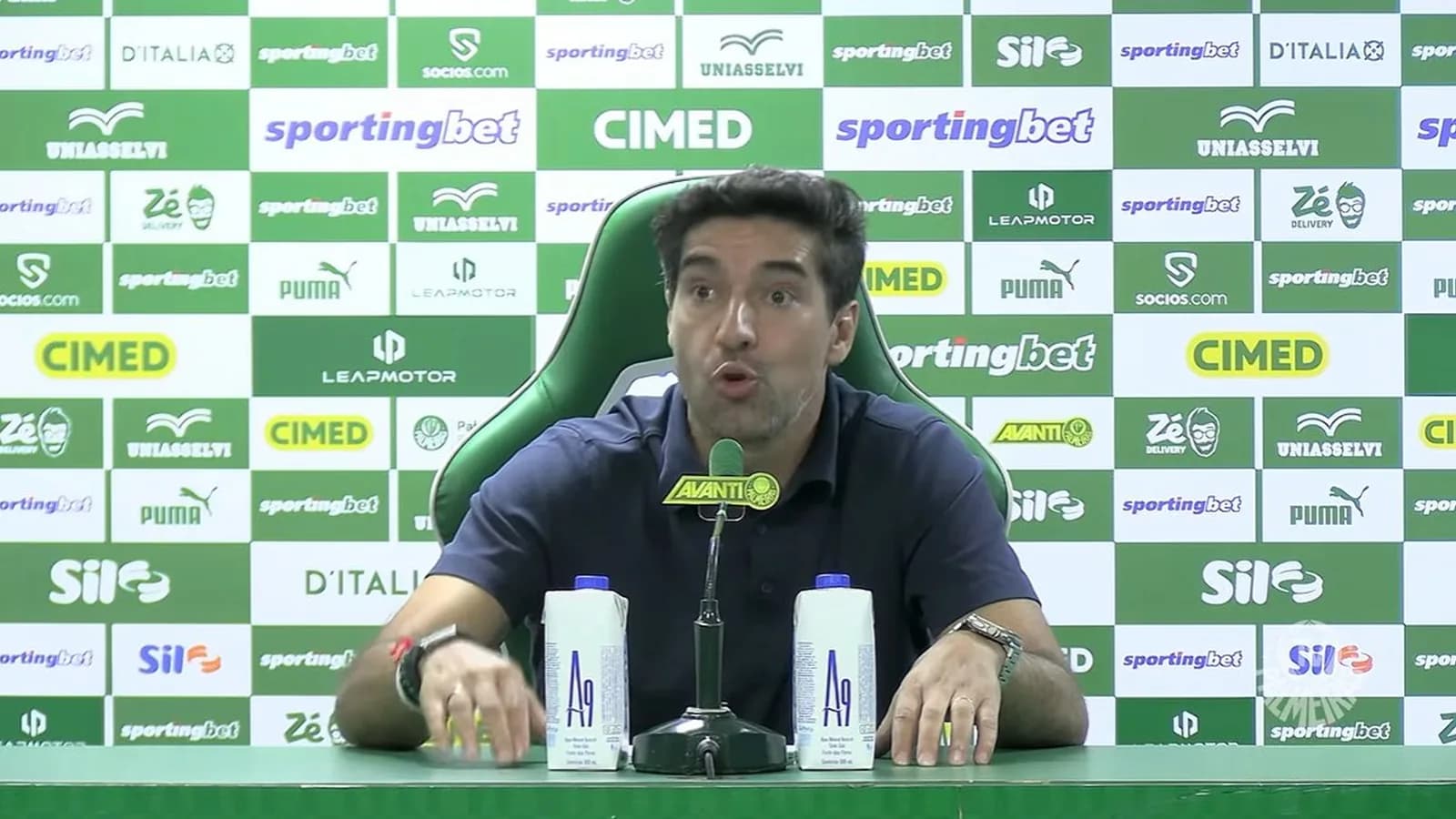 Abel Ferreira manda recado antes de Flamengo x Palmeiras