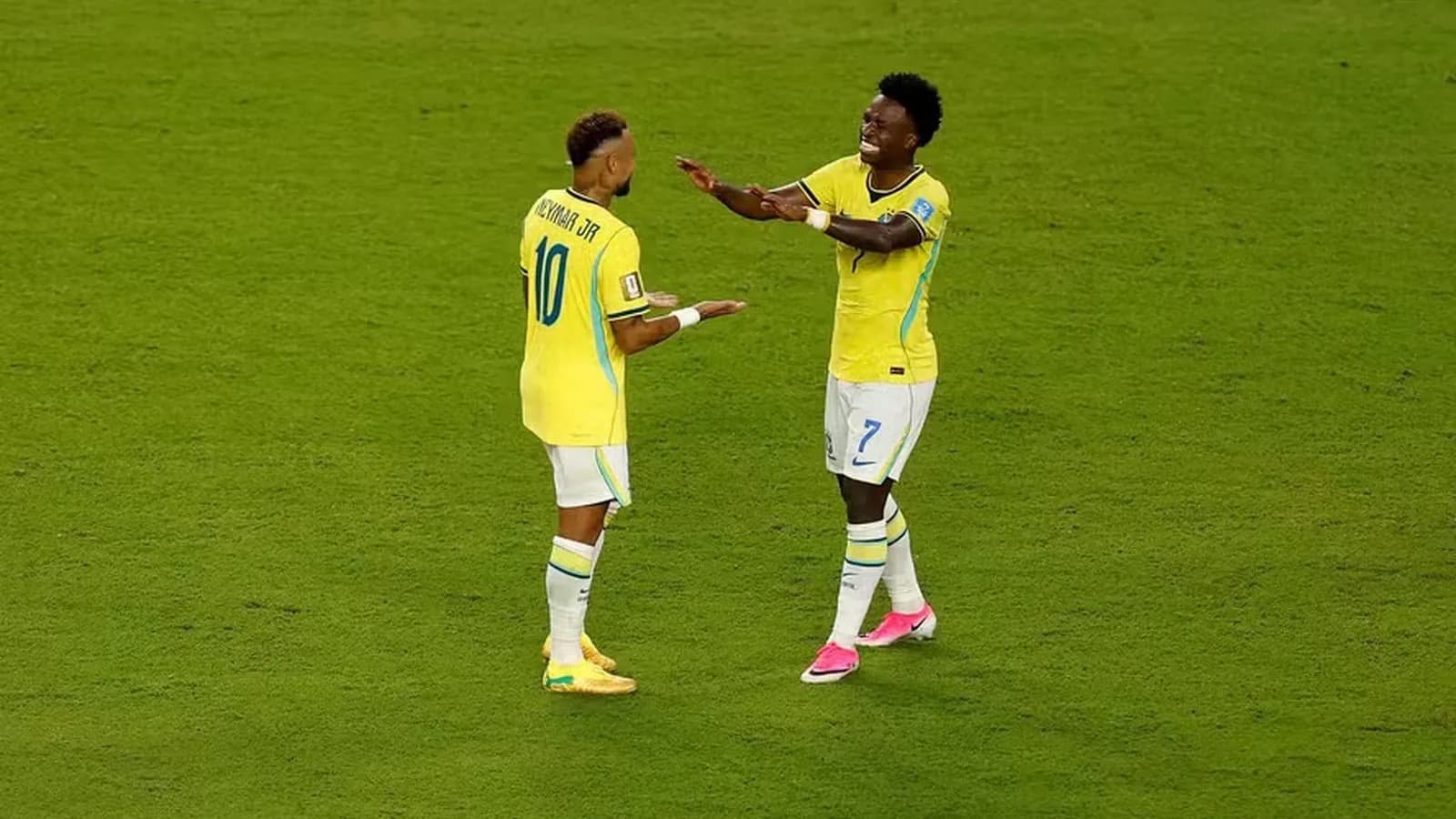 Ancelotti faz anúncio sobre Neymar e Vini Jr que empolga o Brasil