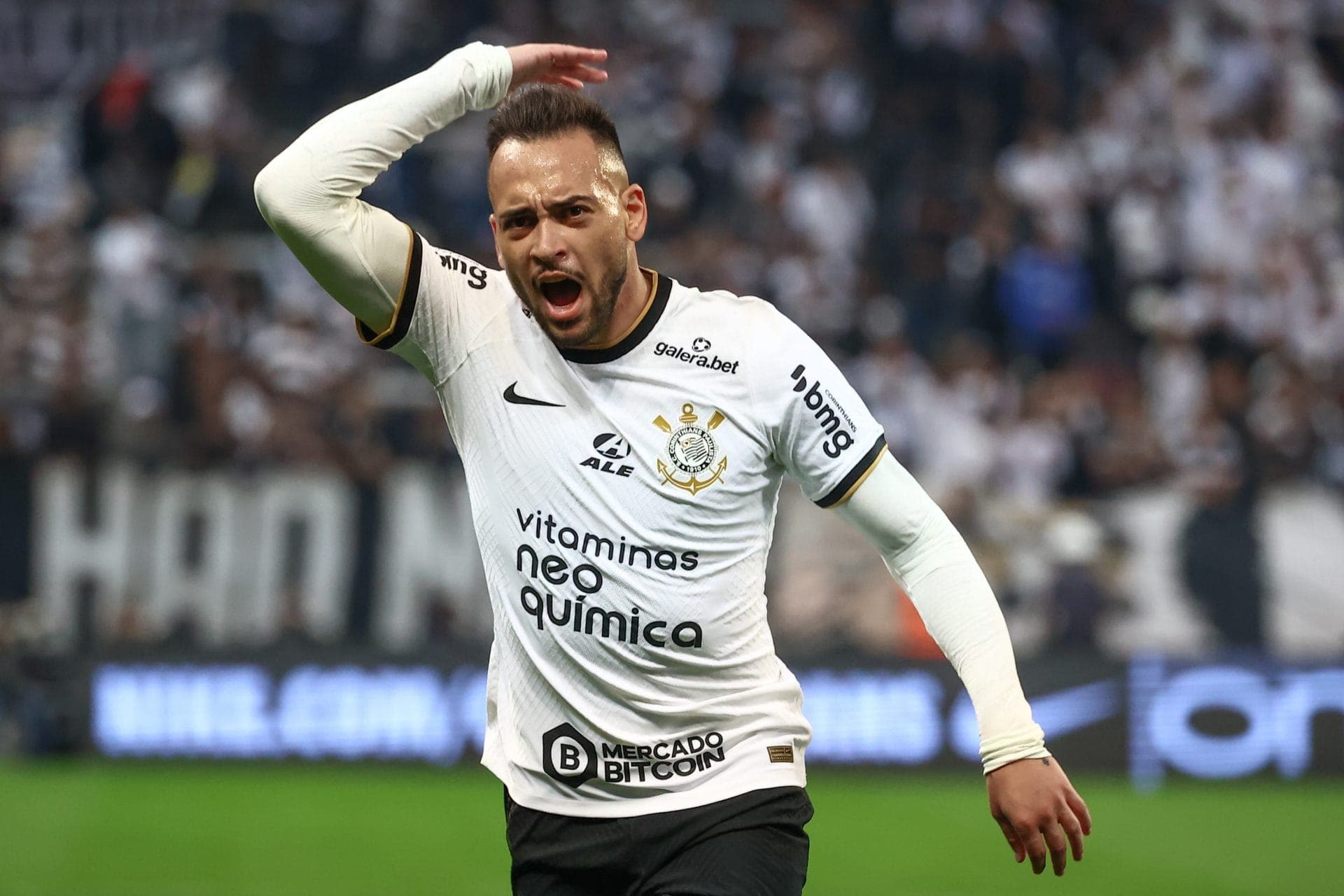 Maycon dispara após empate do Corinthians diante do Vitória