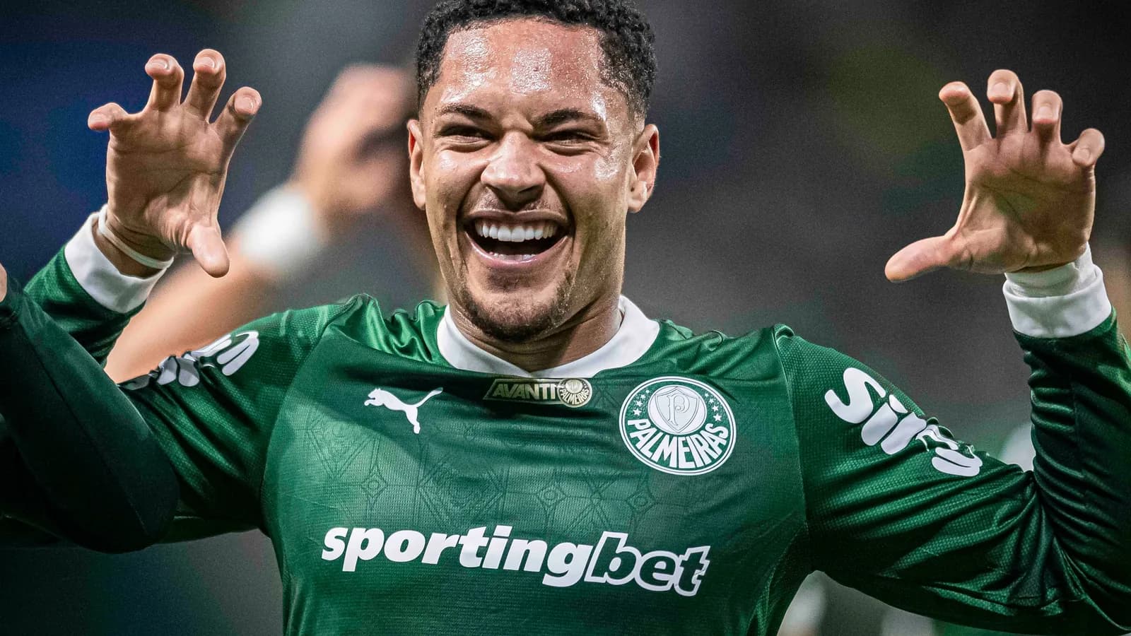 Chelsea faz contato por Vitor Roque e Palmeiras pode receber proposta de R$ 305 milhões