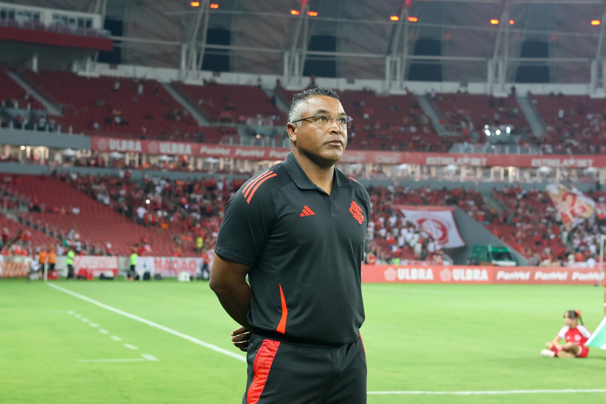 Inter define perfil de contratações e Roger informa prioridade no mercado: “Estamos buscando”