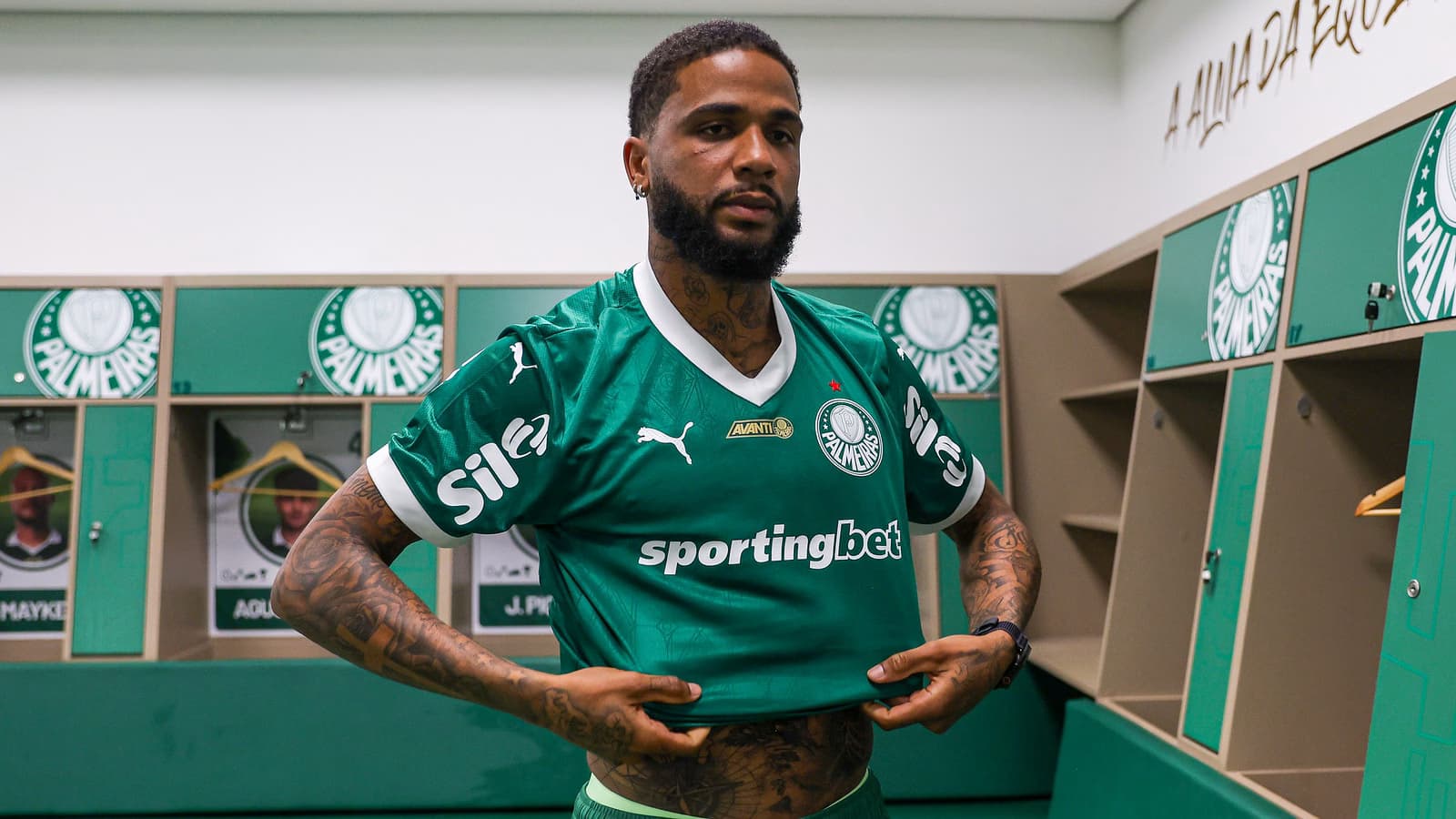 “Nada é impossível para o Palmeiras”; Micael dá recado sobre decisão contra Corinthians