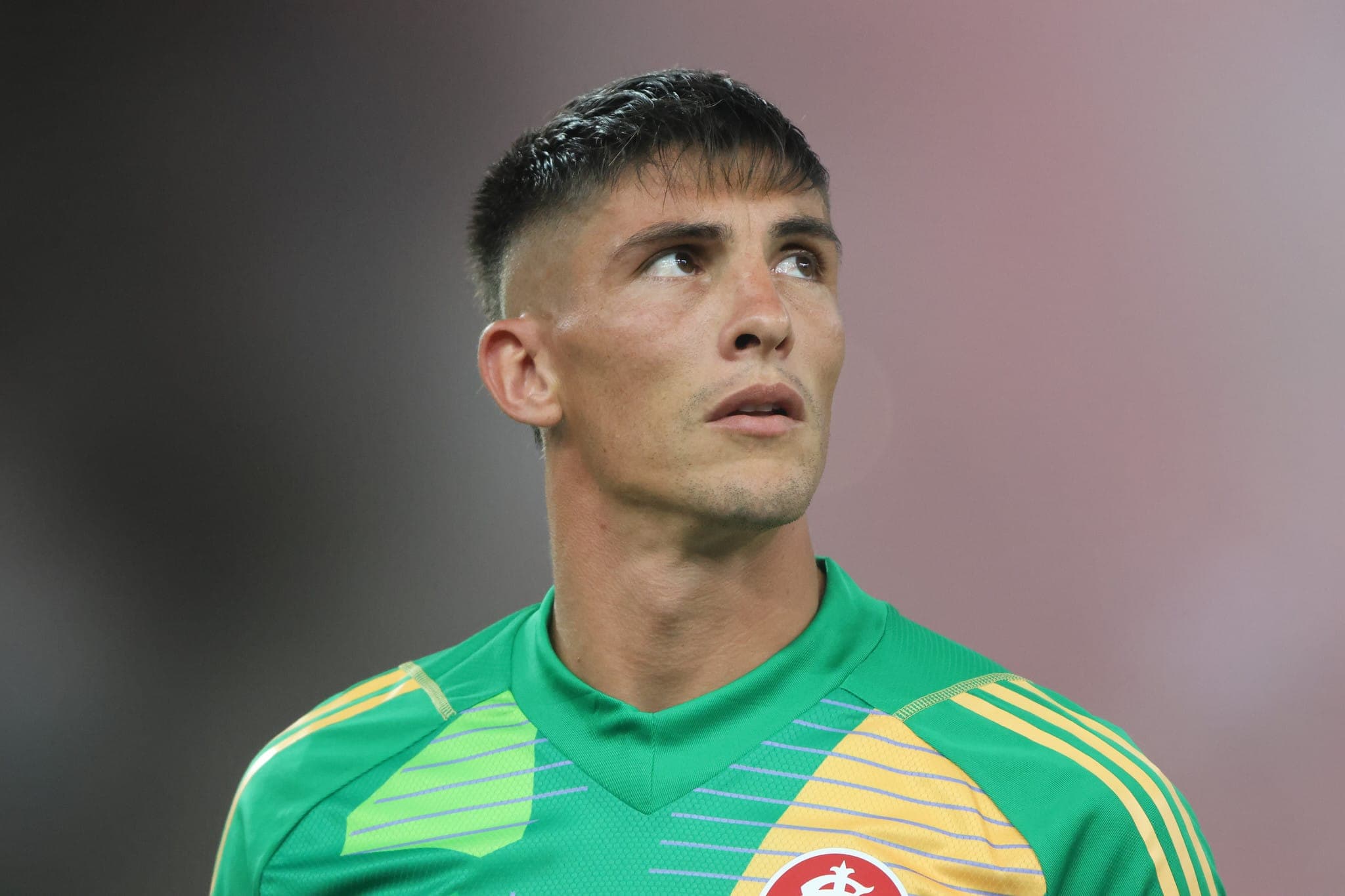 Inter confirma lesão de Rochet e tempo de recuperação preocupa torcida