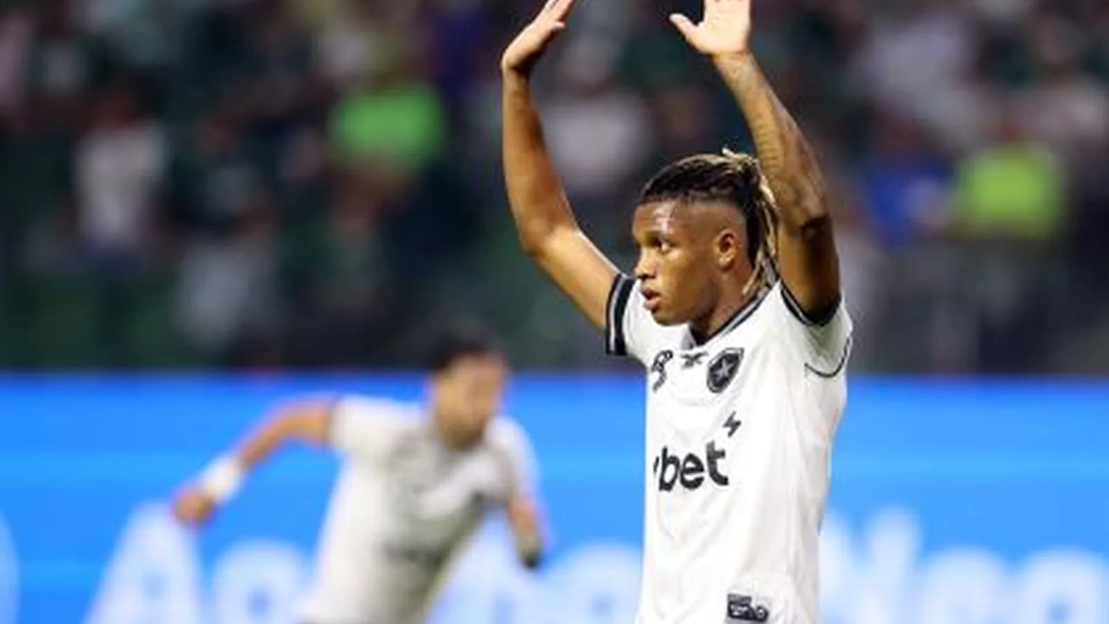 Danilo brilha e reencontro vira destaque no Allianz