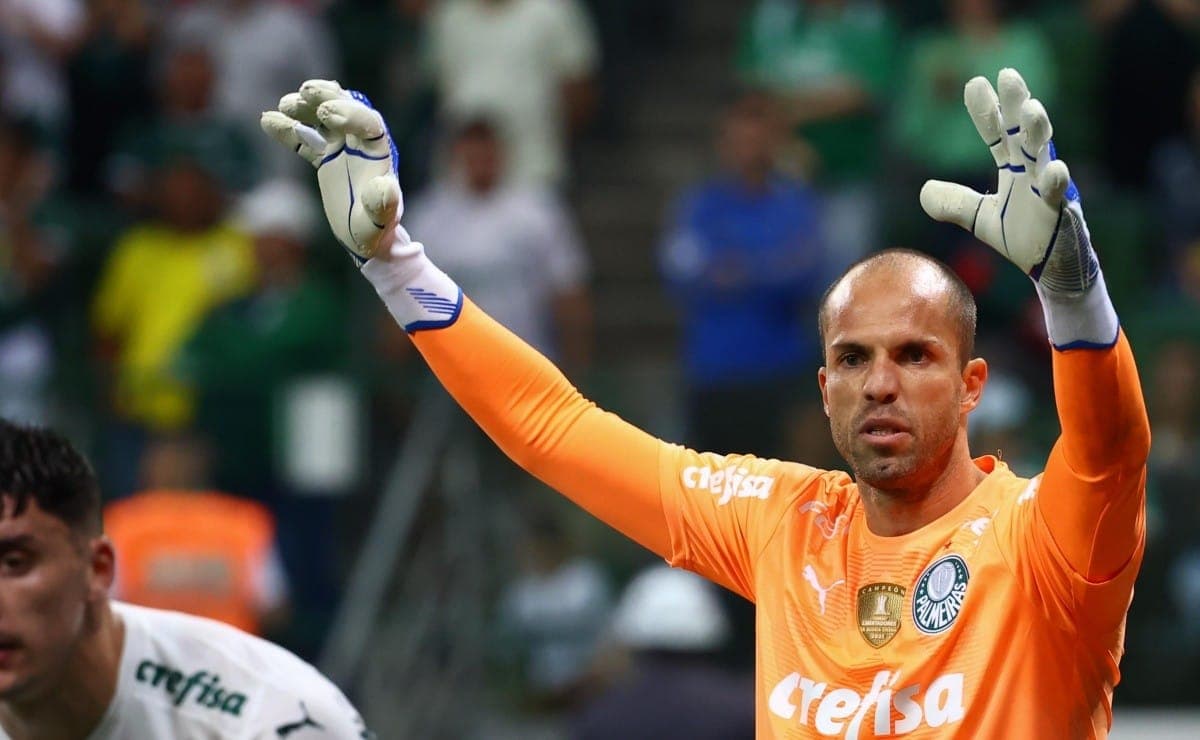 Palmeiras negocia com alvo para substituir goleiro Marcelo Lomba em 2026