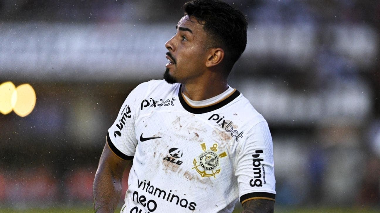 Bidu quer renovar com o Corinthians, mas exige dobrar salário e conversas não avançam