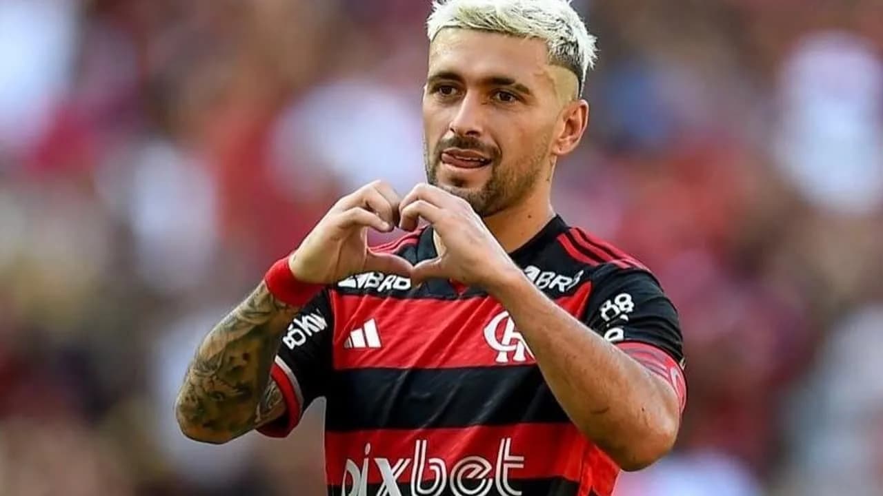 Arrascaeta celebra fim de tabu e destaca vitória do Flamengo como “mais uma final” no Brasileirão