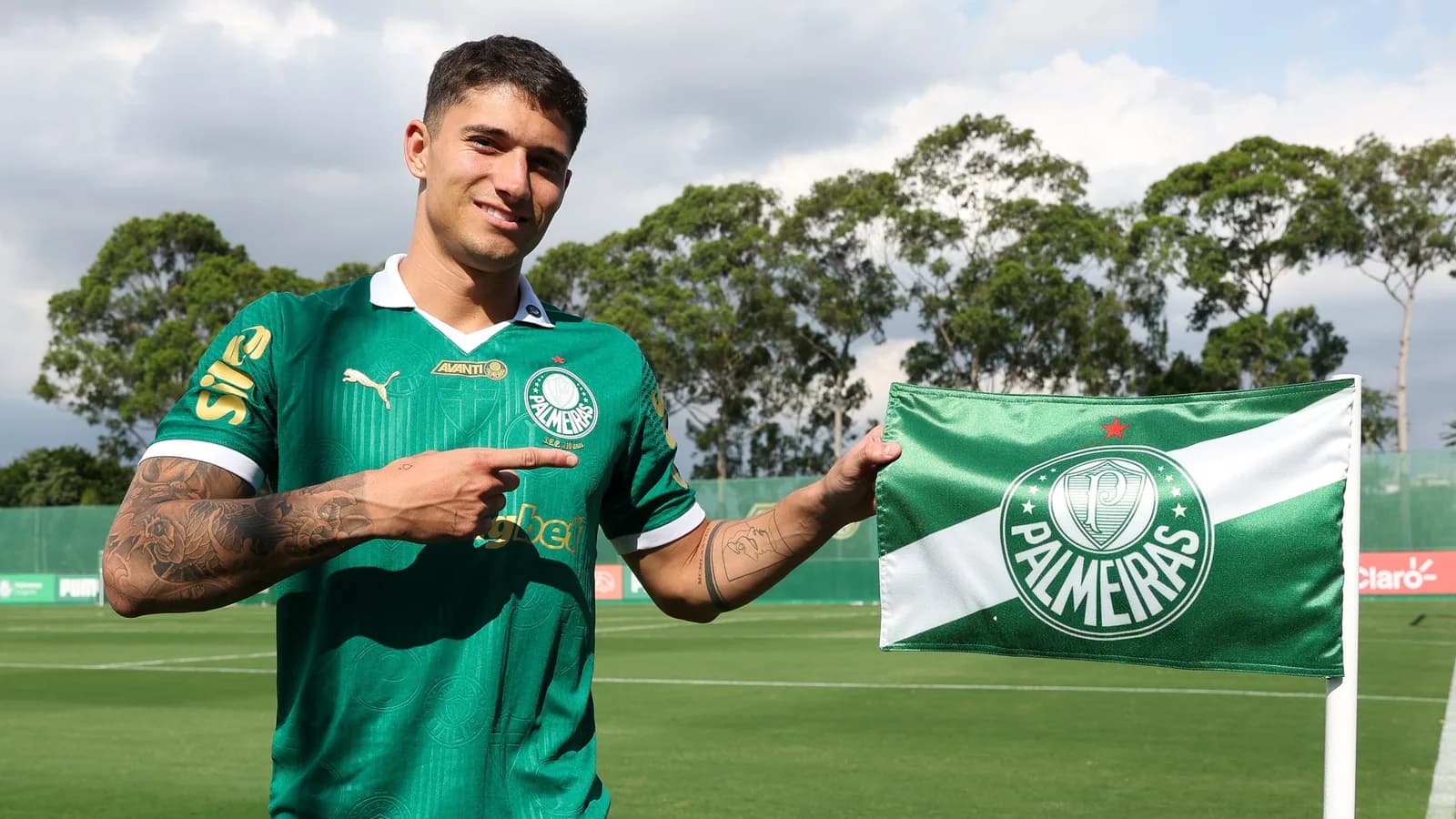 Palmeiras faz único pedido para vender Emiliano Martínez ao Austin FC
