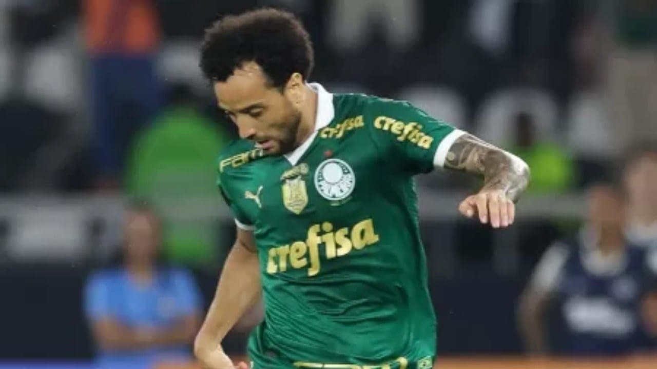 Felipe Anderson vai ao microfone após vitória do Palmeiras diante do Ceará
