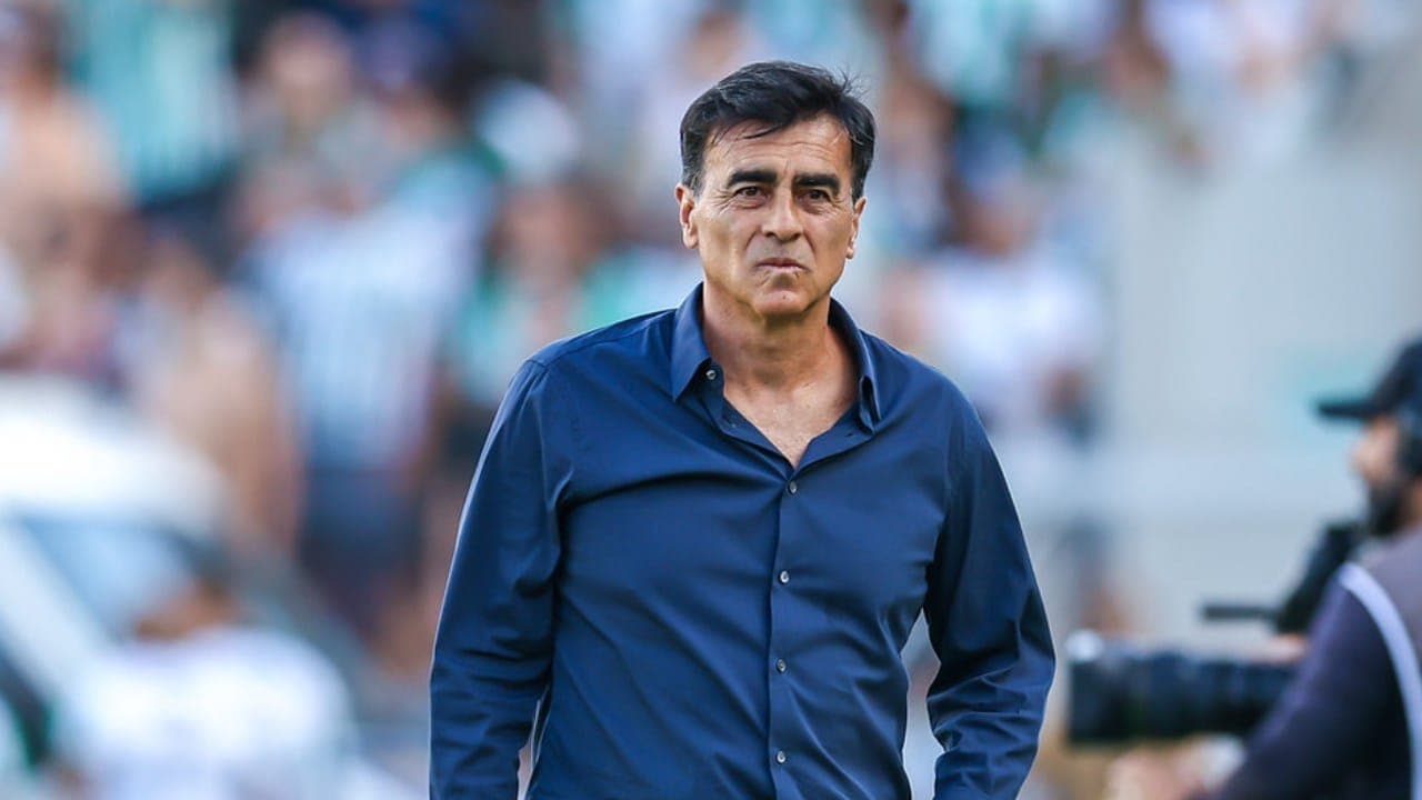 Grêmio define futuro de Quinteros após derrota para o Flamengo