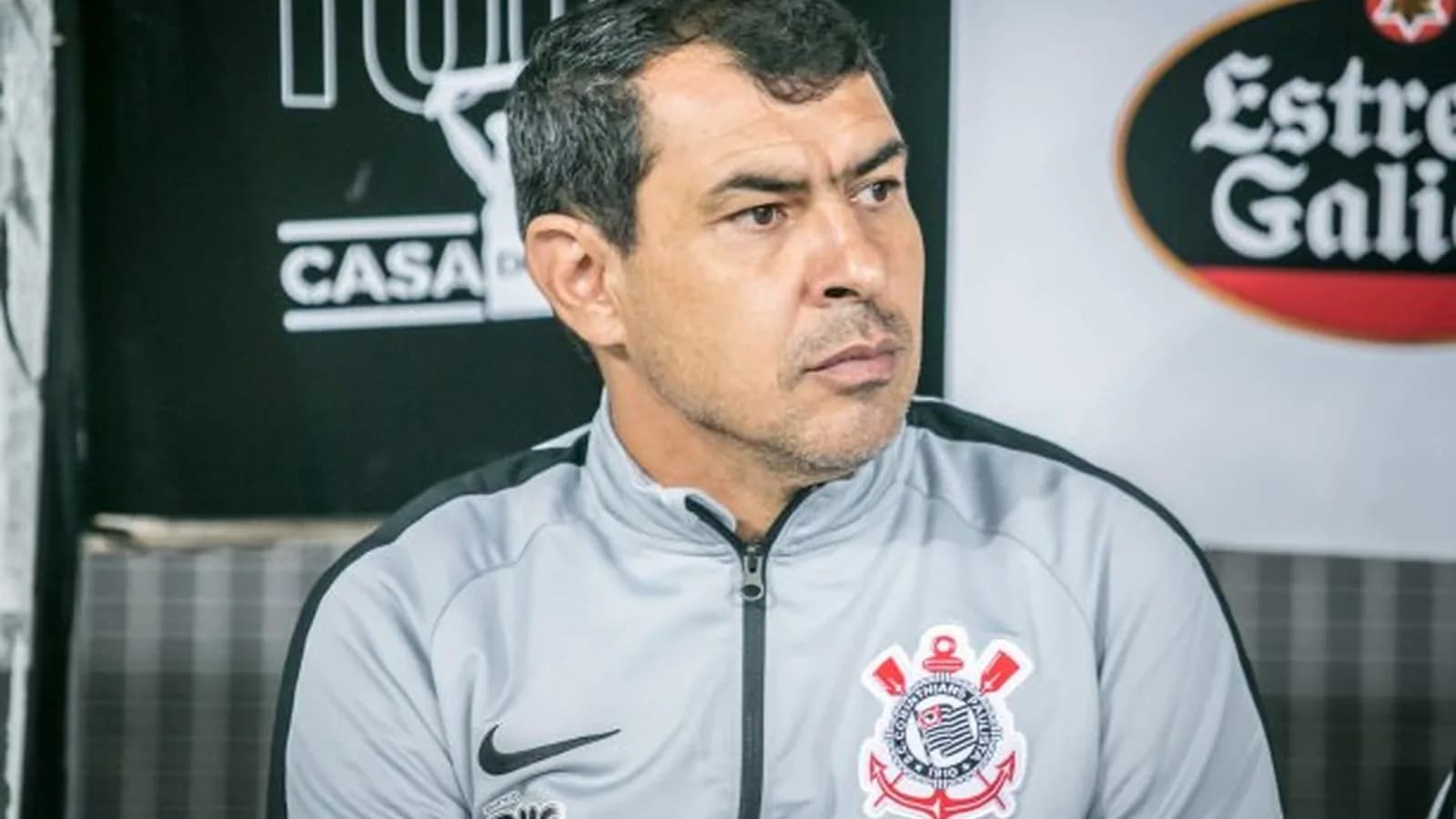 Corinthians muda estratégia no mercado e avalia retorno de técnico campeão