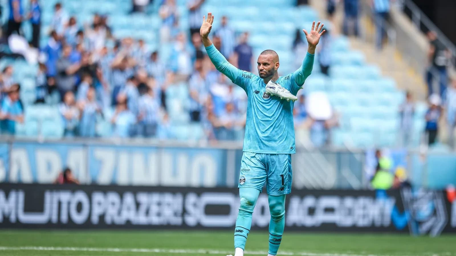 Santos mira goleiro do Grêmio e pode avançar por Weverton em 2027