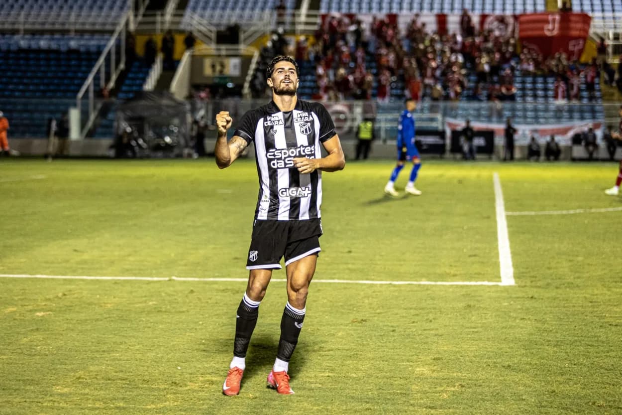 Pedro Raul volta ao Corinthians e busca espaço com Dorival Júnior
