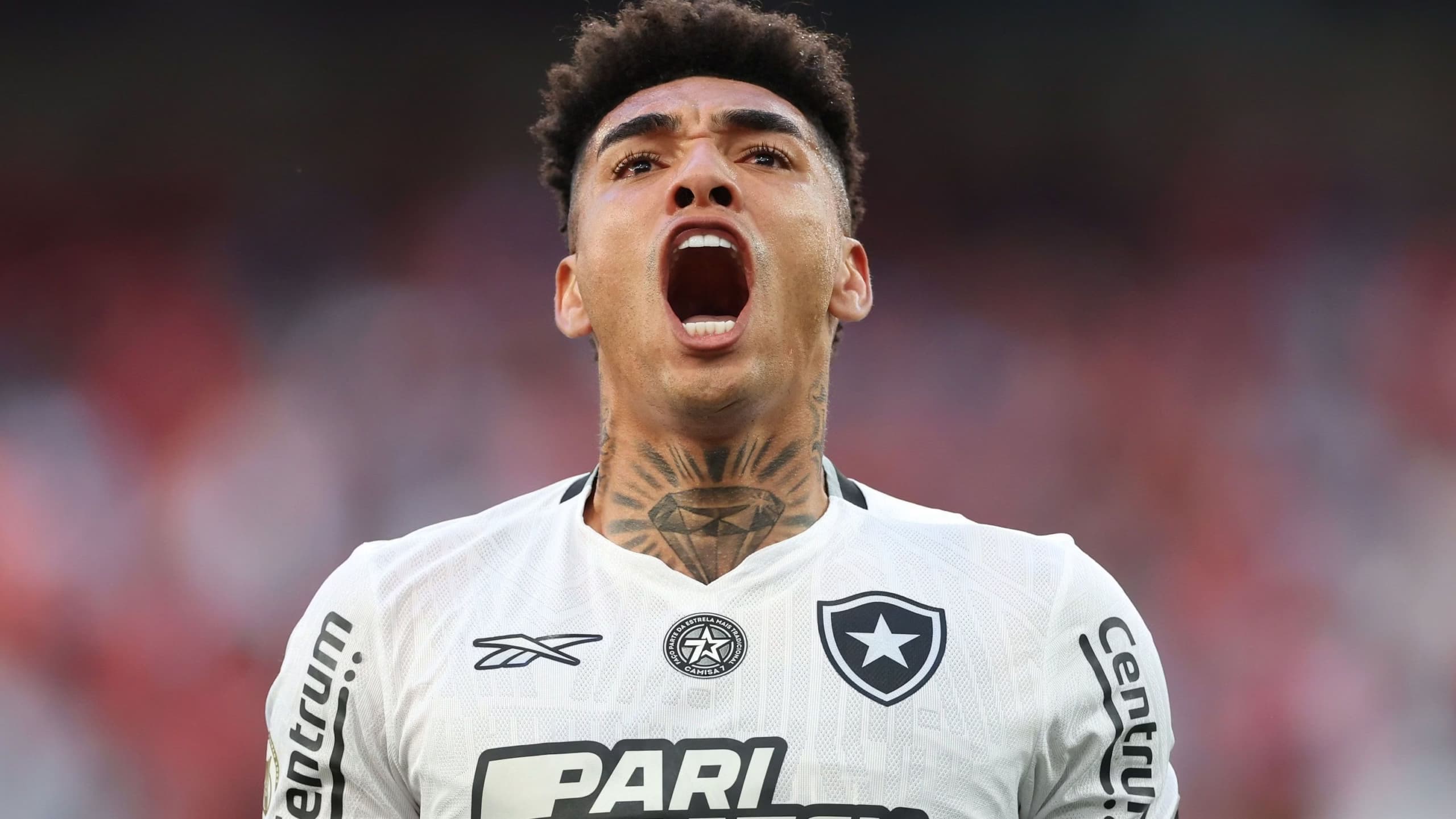 Técnico do Botafogo altera posição de Igor Jesus, que revela detalhes em entrevista
