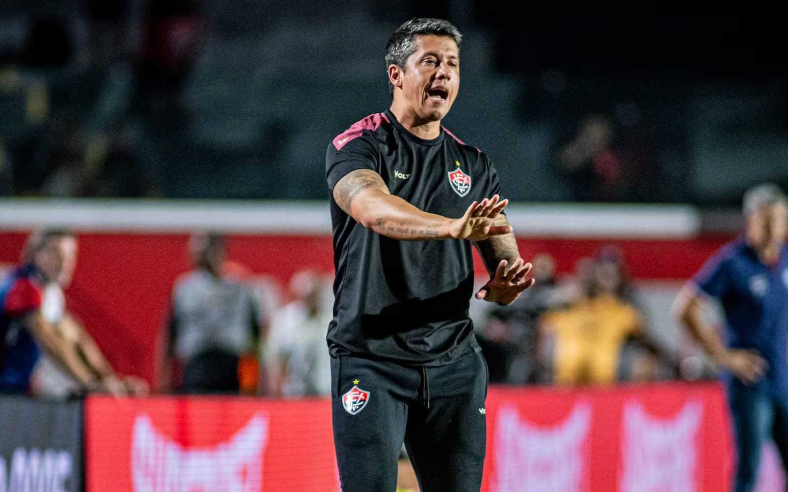 Grêmio e Santos querem contratar técnico empregado na Série A do Brasileirão