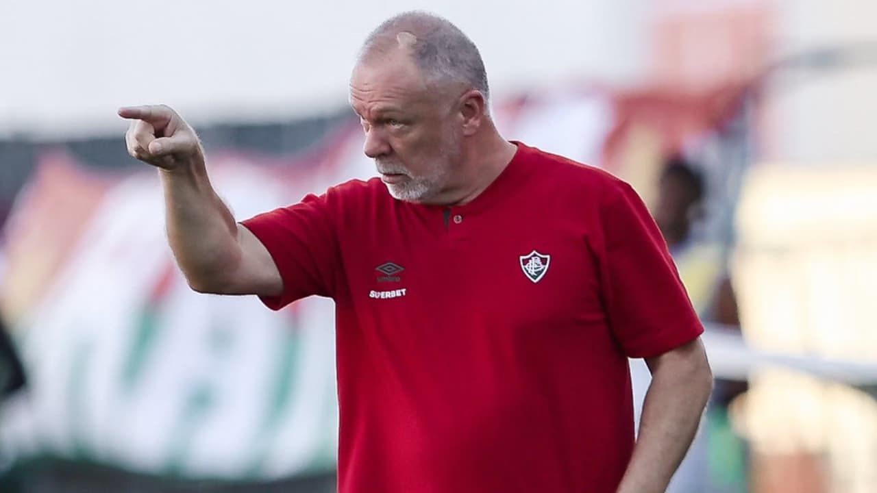 Fluminense demite Mano Menezes após derrota para o Fortaleza