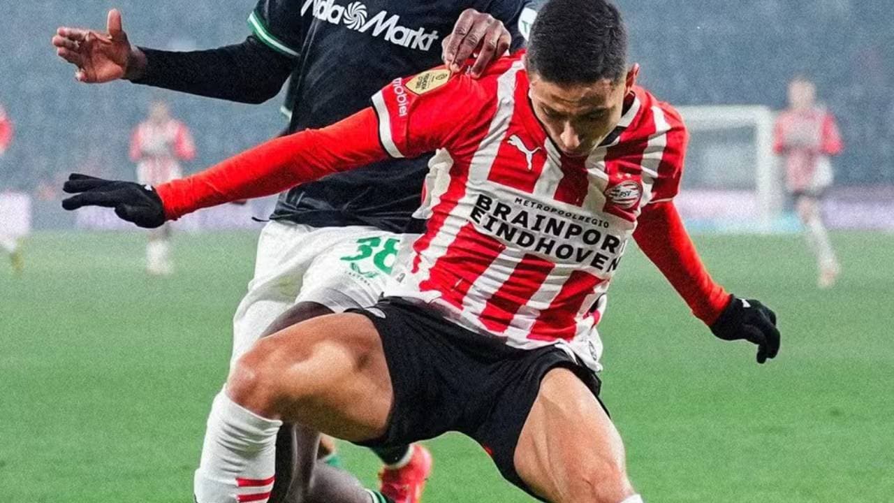 Após ser alvo do Palmeiras, Mauro Júnior define futuro no PSV