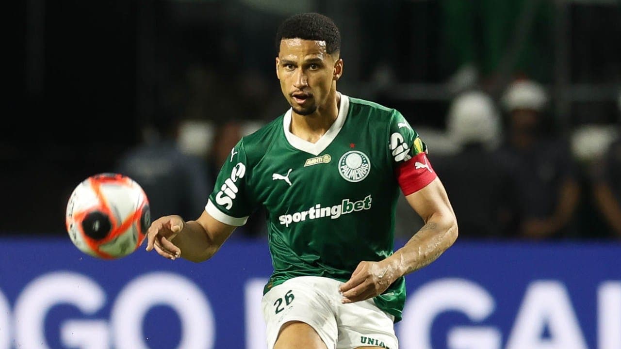 Zagueiro do Palmeiras expõe elenco chateado e divide erro contra o Corinthians