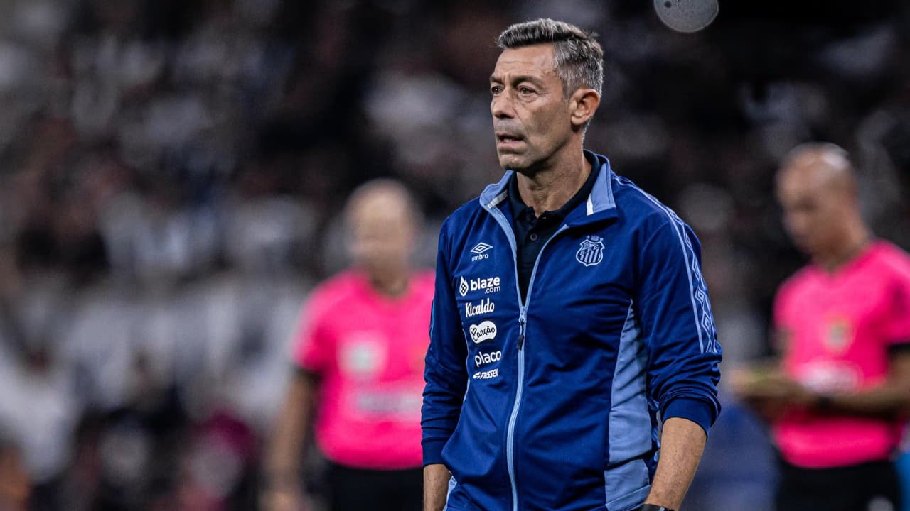 Técnico do Santos quebra silêncio sobre demissão após derrota para o Corinthians