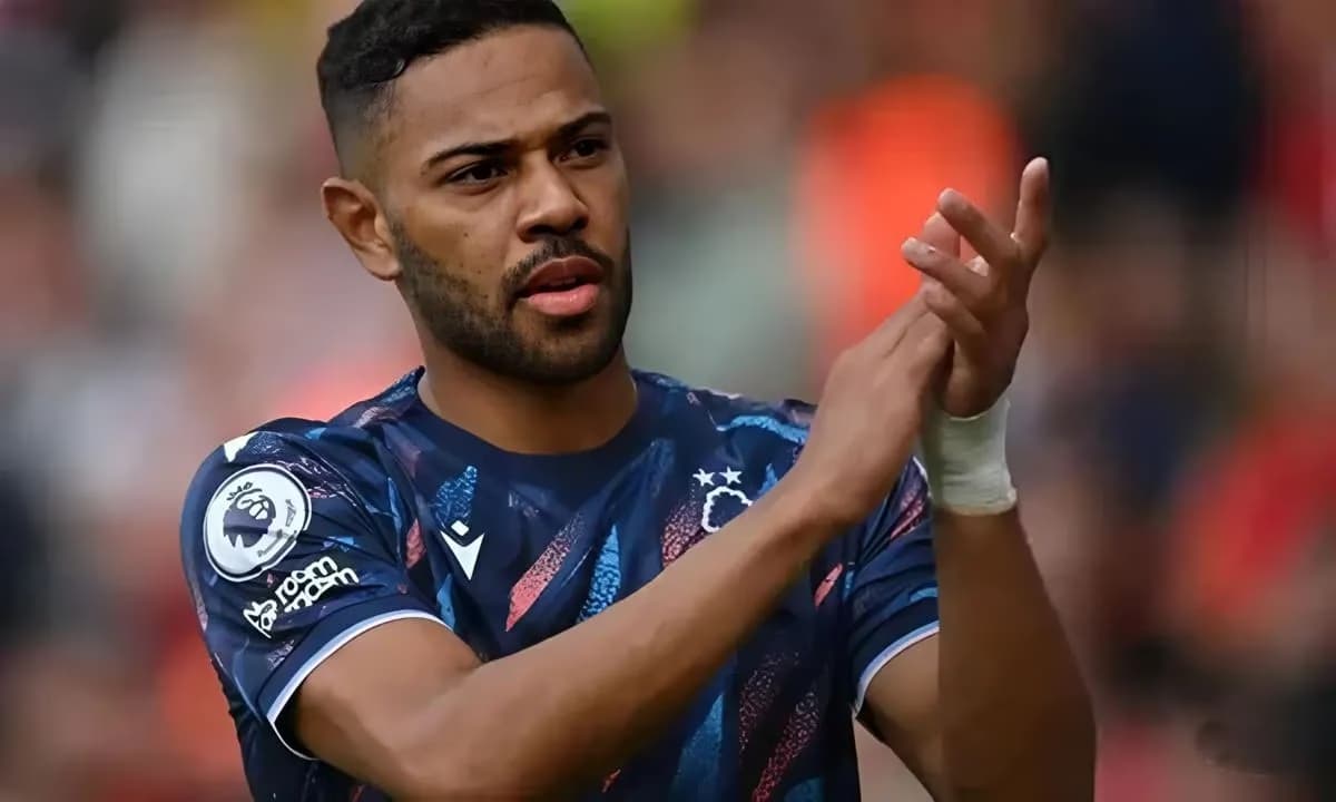 Renan Lodi quebra o silêncio em negociação com o Corinthians