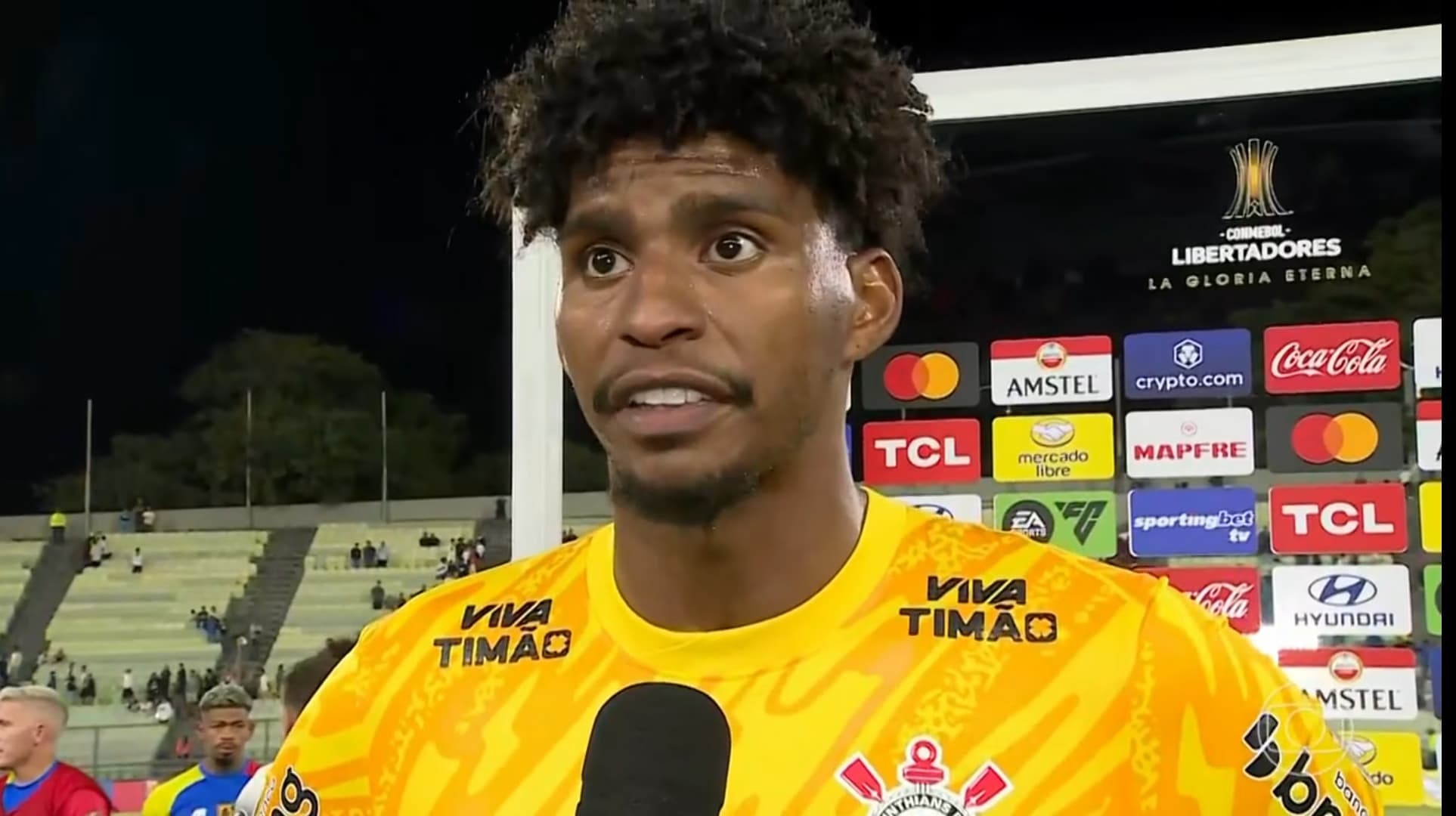 Hugo Souza solta o verbo após derrota do Corinthians para o Barcelona-EQU