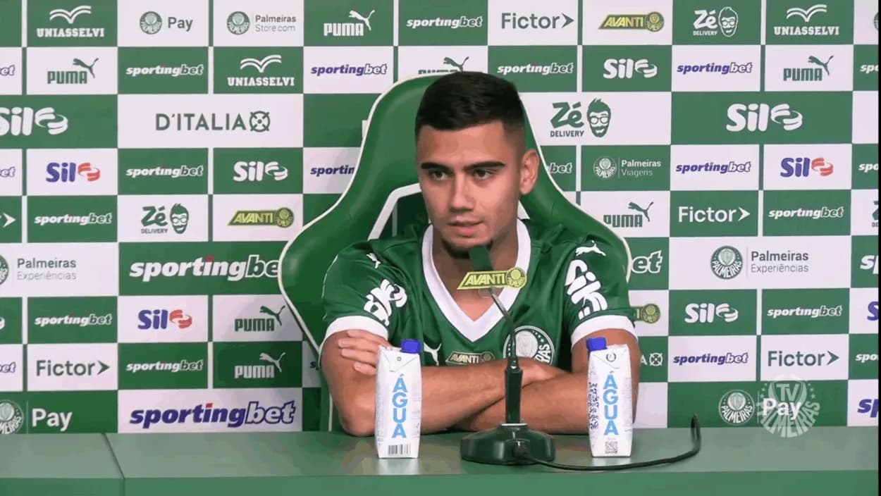 Em apresentação, Andreas Pereira é questionado sobre erro na Libertadores de 2021