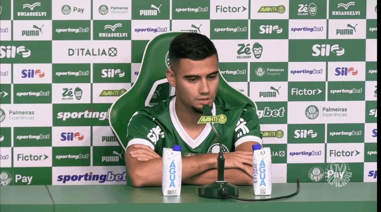 Andreas Pereira se rende a Abel Ferreira: “Está na prateleira dos melhores treinadores do mundo”