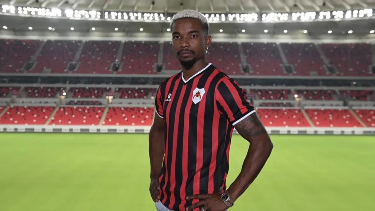 Após ser alvo do Corinthians, Thiago Mendes fecha com novo clube