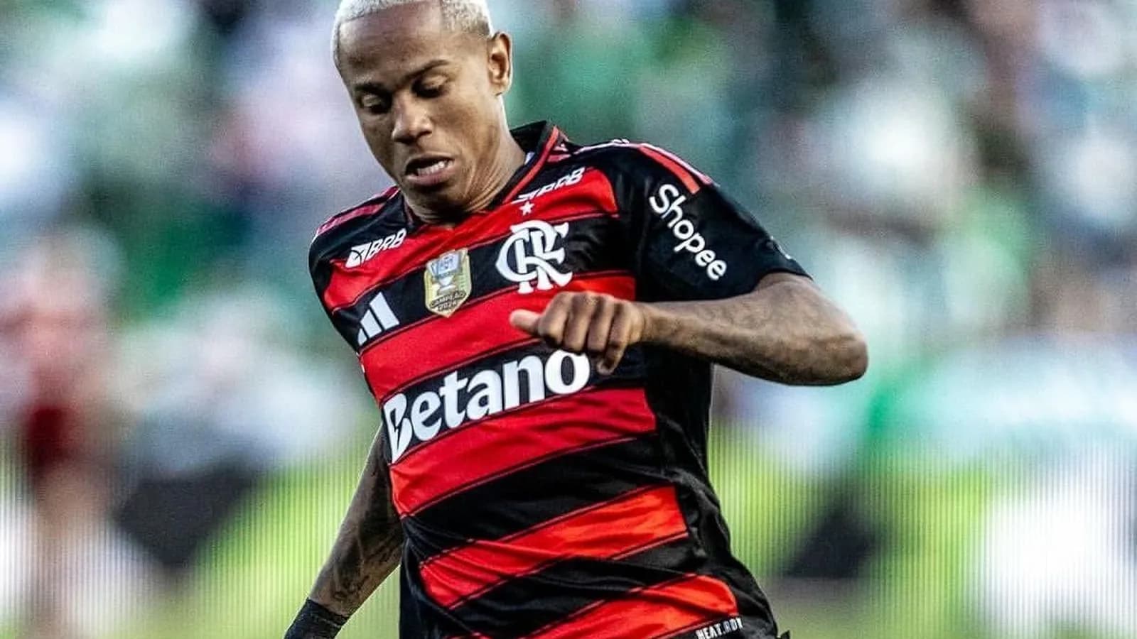 Flamengo retoma negociações e vê avanço por Wallace Yan após impasse