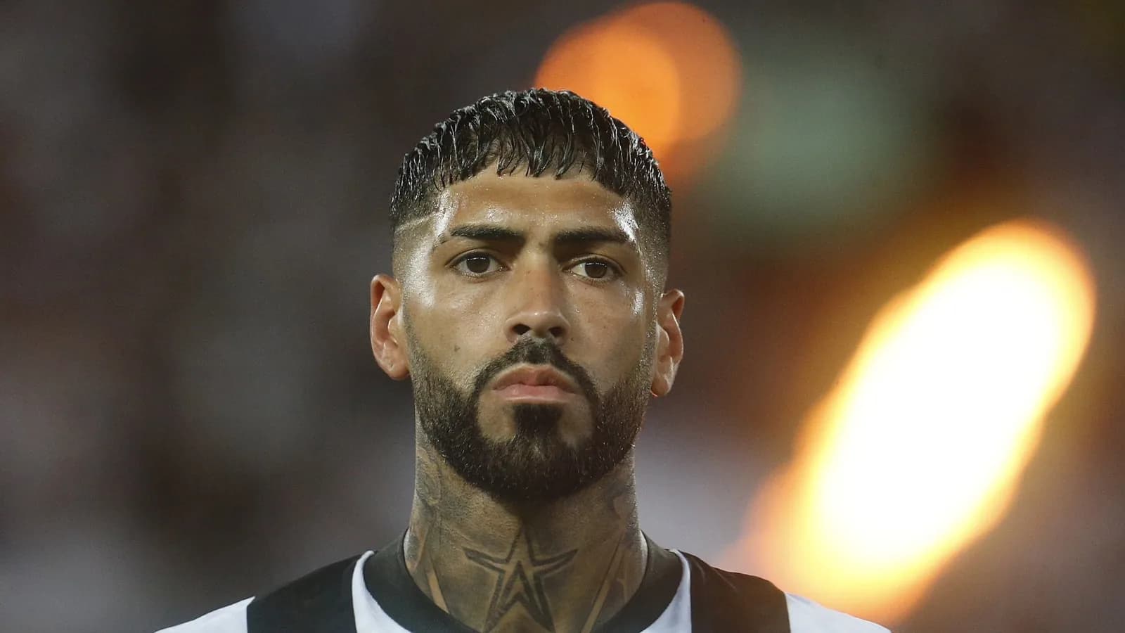 Além de Barboza, defesa do Palmeiras pode ter novas mudanças