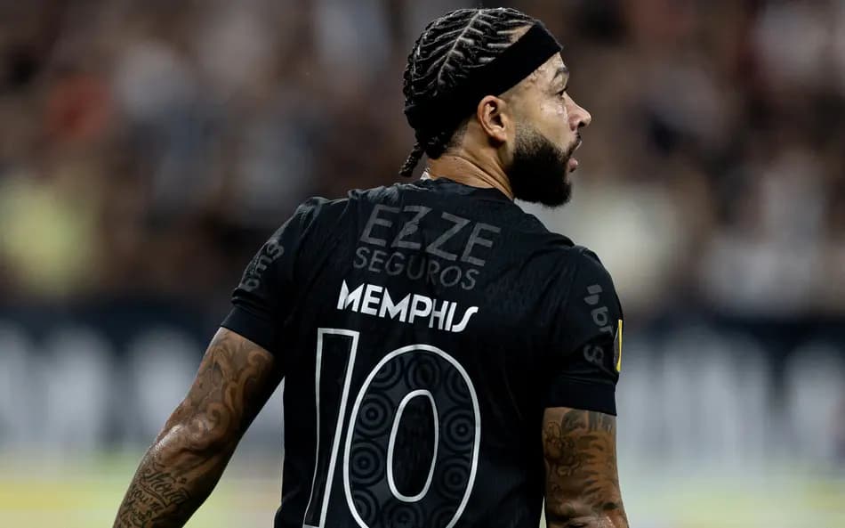 Memphis encerra silêncio sobre renovação e cobra diretoria do Corinthians por reforços
