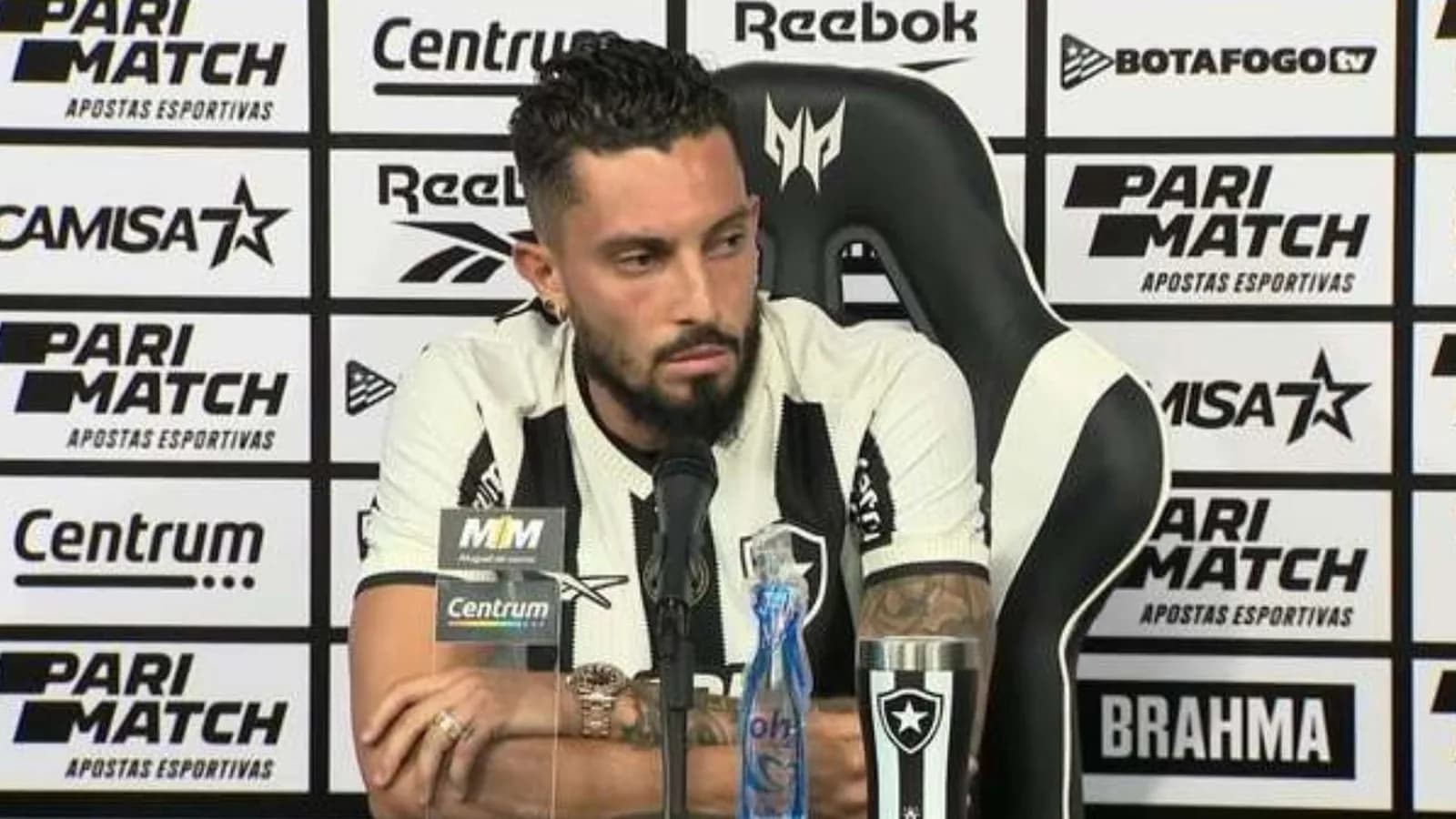 Palmeiras mira Alex Telles após Barboza e Marlon Freitas