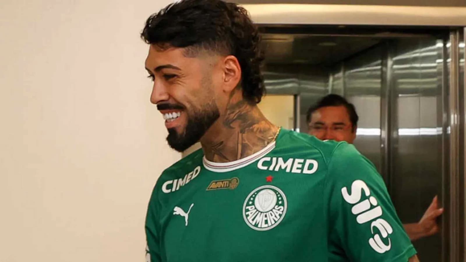 Barboza mostra evolução e fortalece saída de bola do Palmeiras